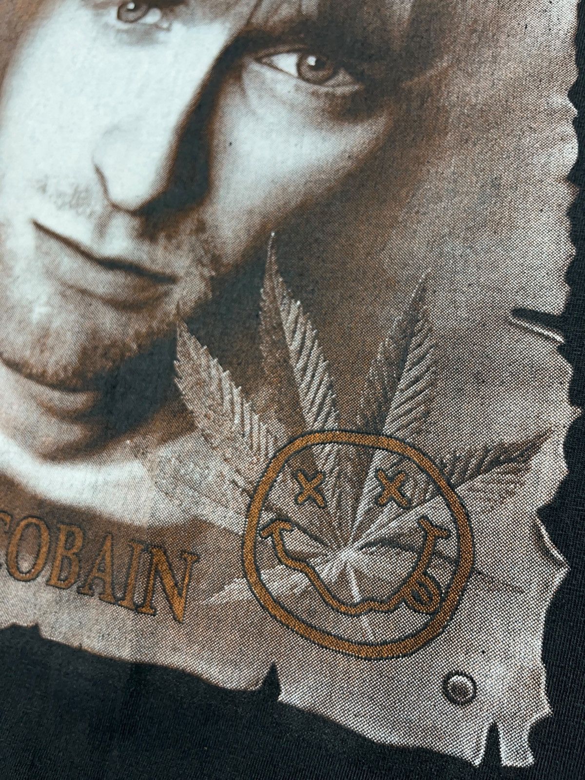 Nirvana Vintage 00s Nirvana Kurt Cobain Weed T-shirt Sun Faded Rare Size US L / EU 52-54 / 3 - 5 Thumbnail