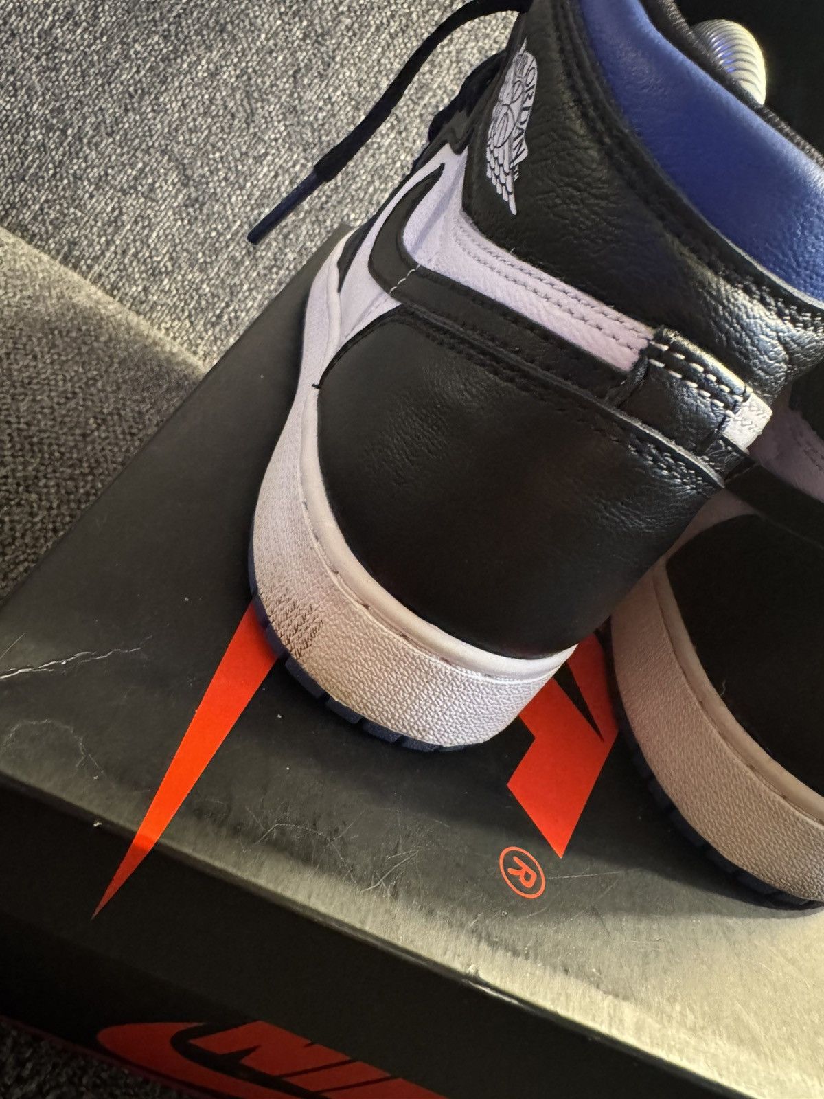 Jordan Brand Royal Toe Air Jordan 1 size 5y Size US 5 / IT 35 - 3 Thumbnail