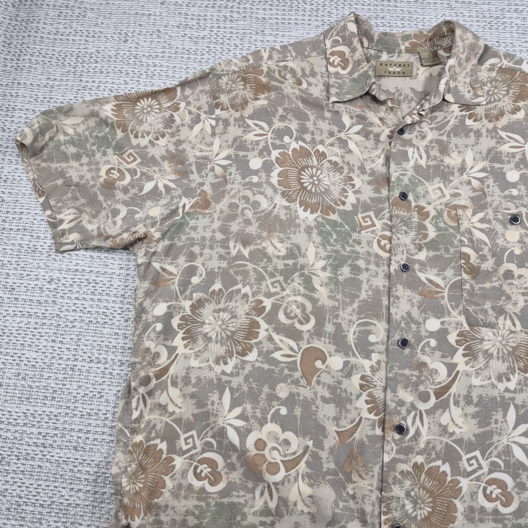 ALOHAS VINTAGE is not applicable; produce title: Natural Issue Button Up Shirt Mens Large Beige Hawaiian Aloha Floral Rayon Shirt Size US L / EU 52-54 / 3 - 3 Thumbnail