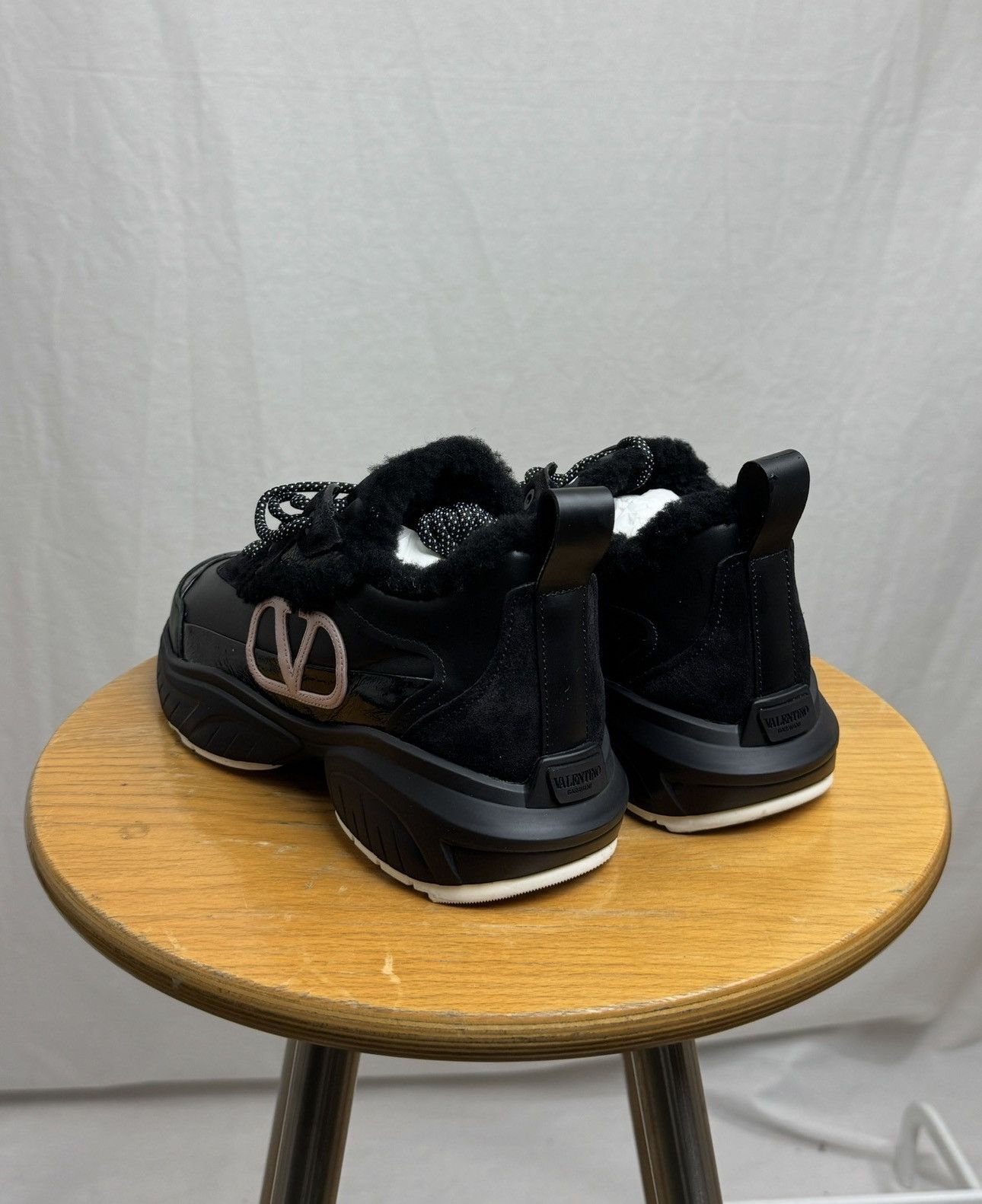 Valentino Valentino Shearling Sneakers Size US 7.5 / IT 37.5 - 2 Thumbnail