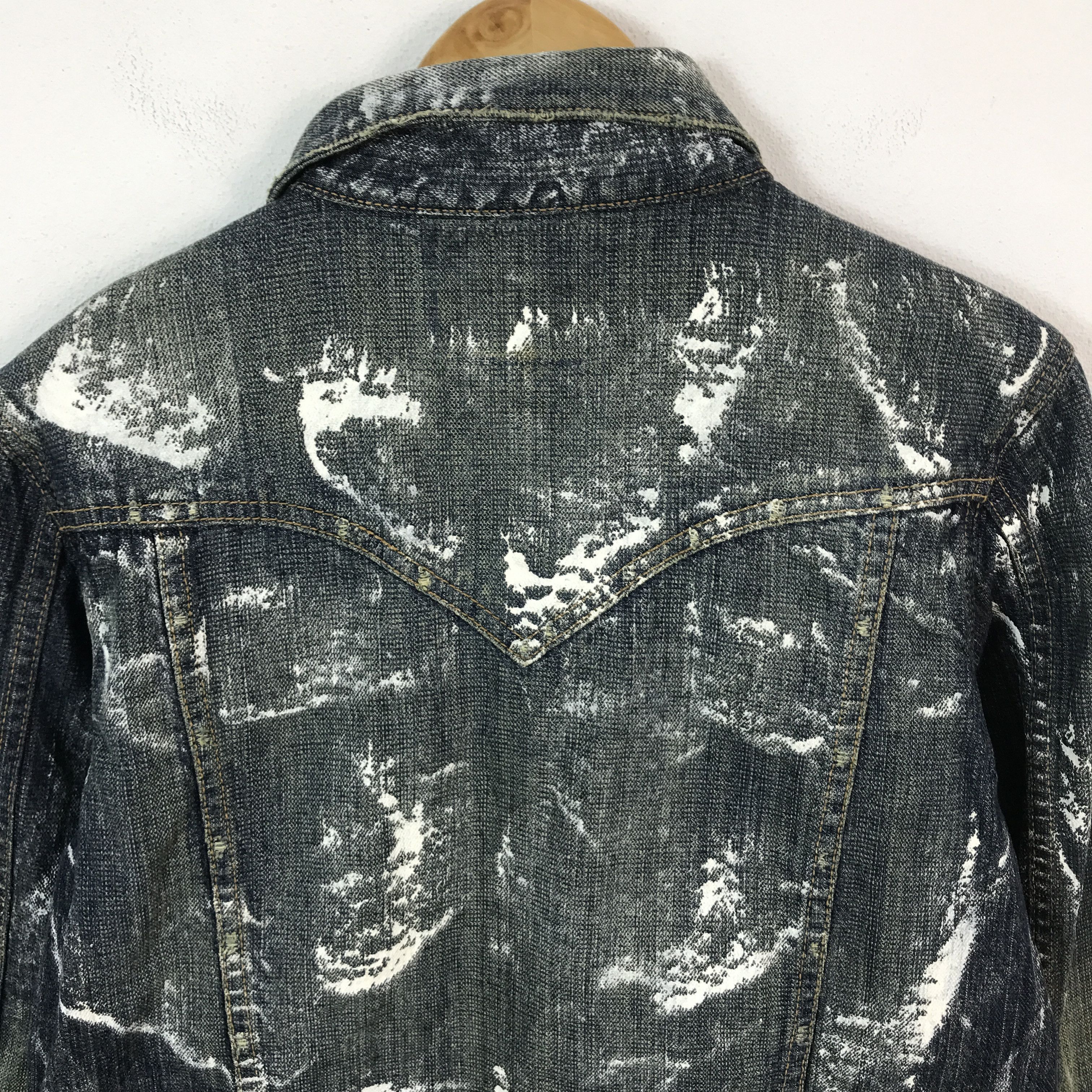 Japanese Brand big shark jeans japan paint design denim button jacket Size US M / EU 48-50 / 2 - 4 Thumbnail