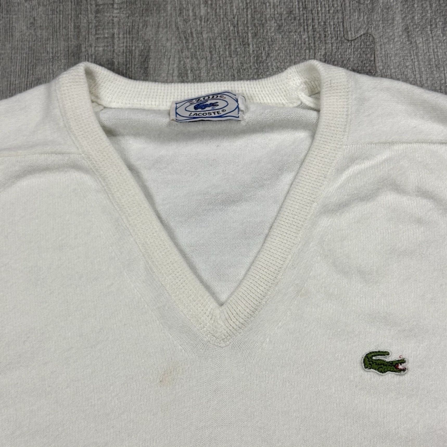 Izod VINTAGE 70s Izod Lacoste White Crocodile Embroidered Logo Sweater Men's Large Knit Pullover Casual Classic Size US L / EU 52-54 / 3 - 2 Thumbnail
