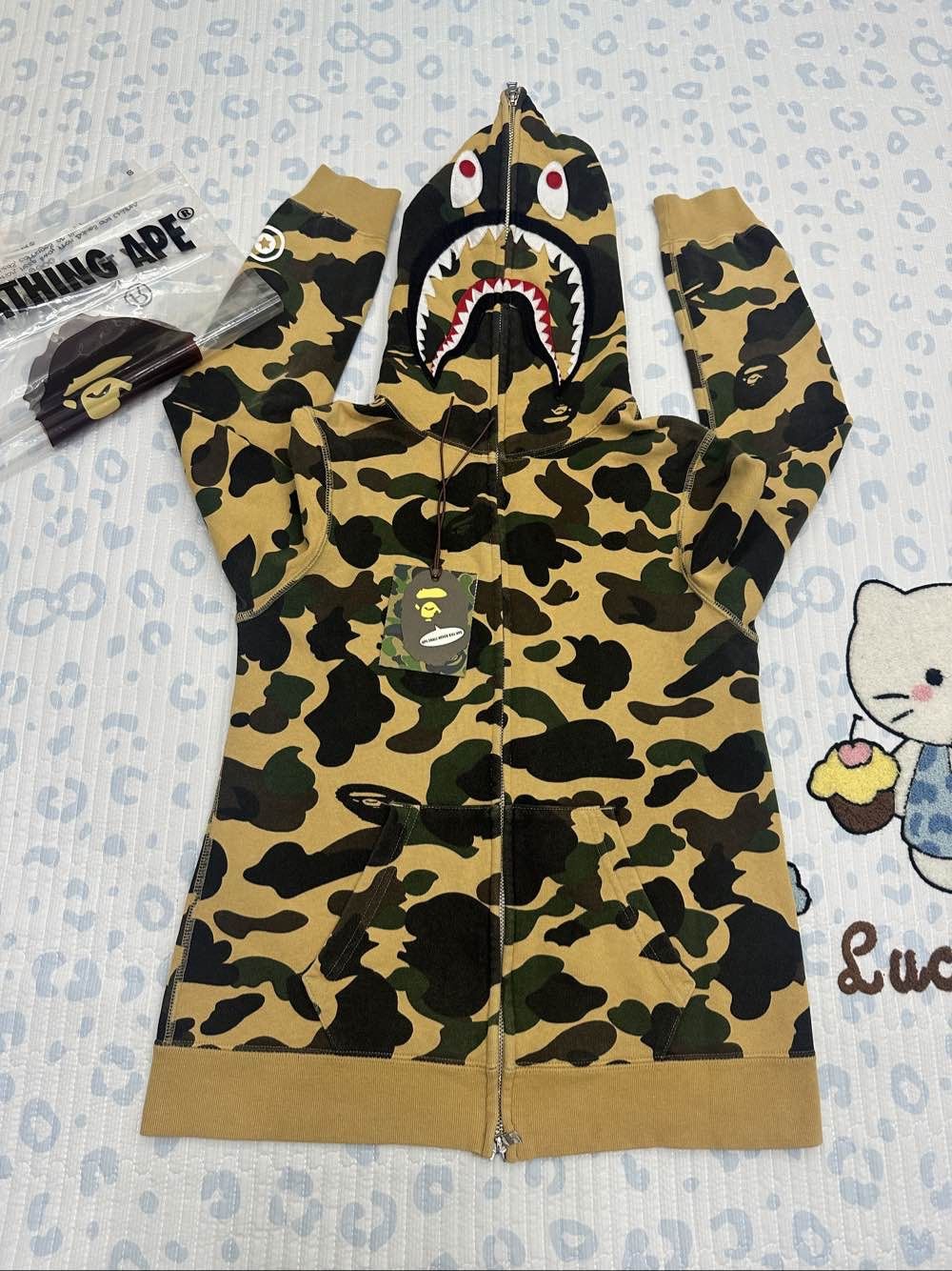 Bape A Bathing Ape Camo Shark Hoodie Size XS Size US XS / EU 42 / 0 - 1 Thumbnail
