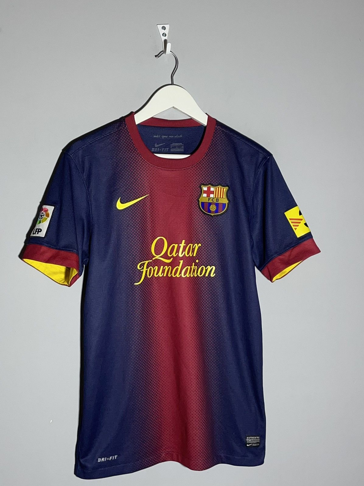 Nike F.C Barcelona Nike 2013/14 Home Y2k Football Shirt Size US S / EU 44-46 / 1 - 2 Thumbnail