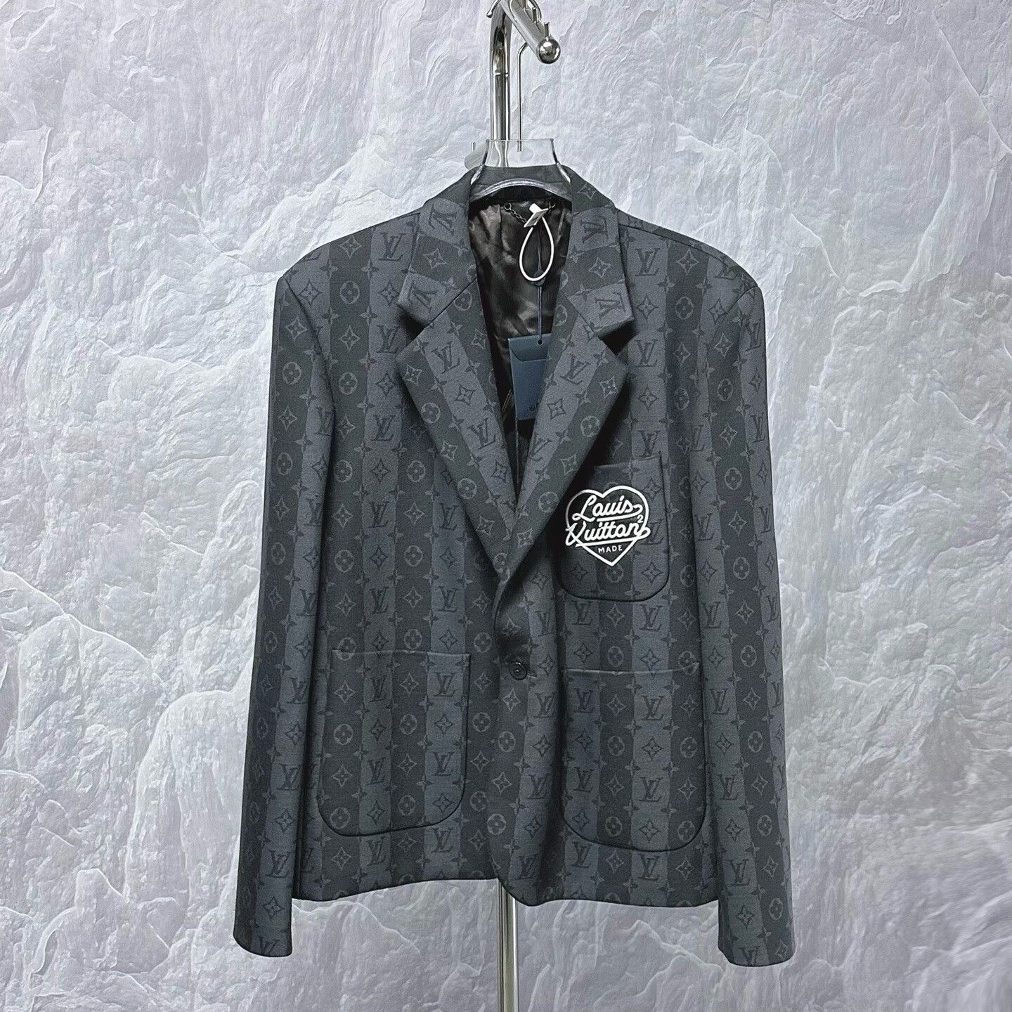 Louis Vuitton louis vuitton nigo2 printed jacket Size US L / EU 52-54 / 3 - 1 Thumbnail