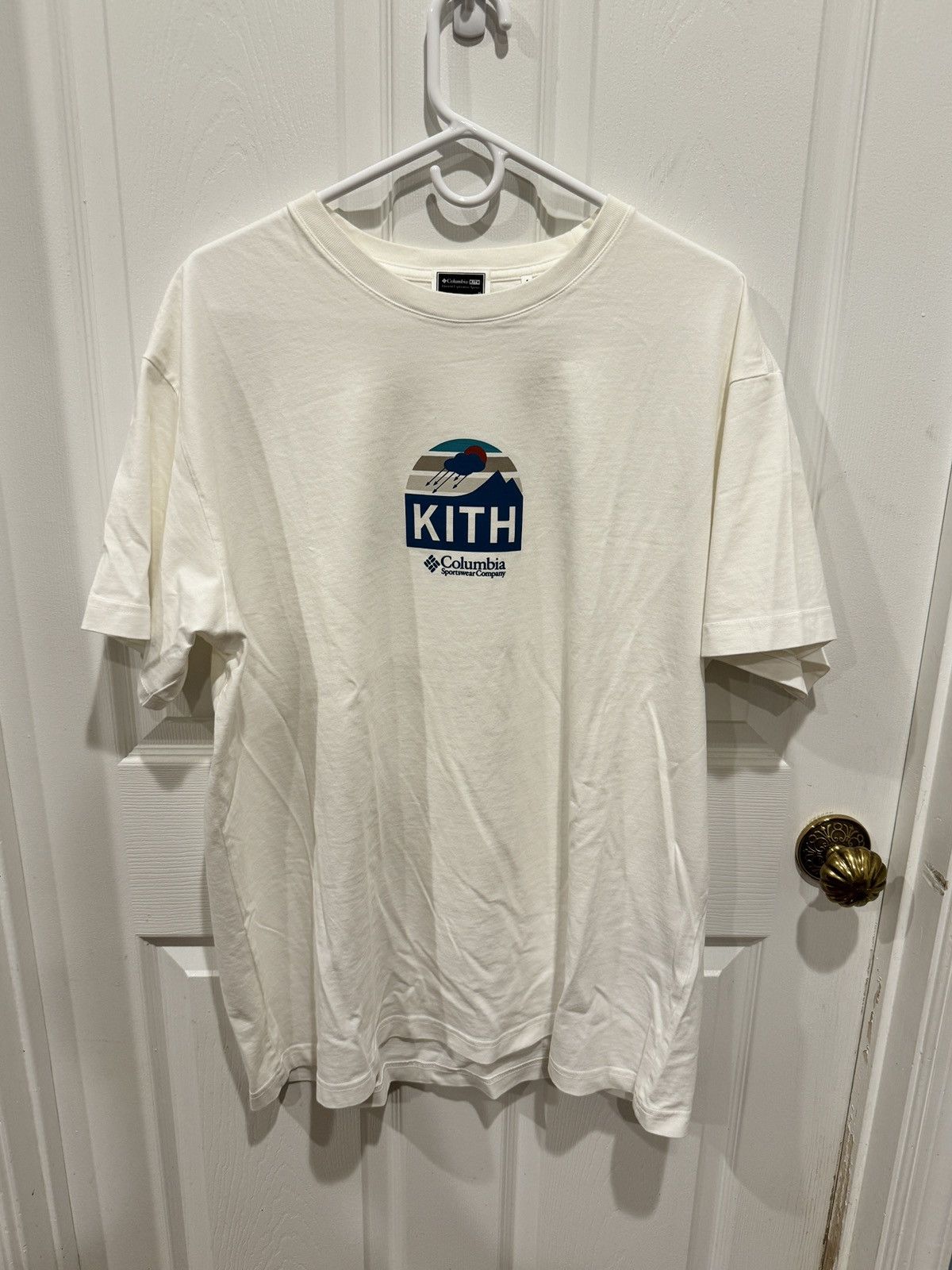 image of Columbia Eea Wind Tee In White Size Xl, Men's