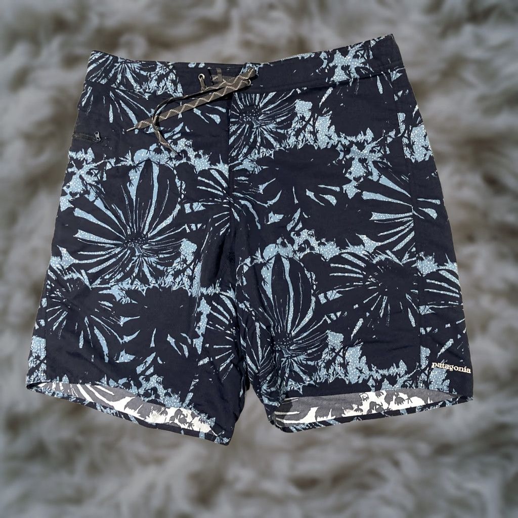 Patagonia Patagonia Board Shorts Mens 36 Blue Surf Board Shorts UV-Protection Pockets Drawstring Lightweight Nylon Beach Men Size US 36 / EU 52 - 1 Thumbnail