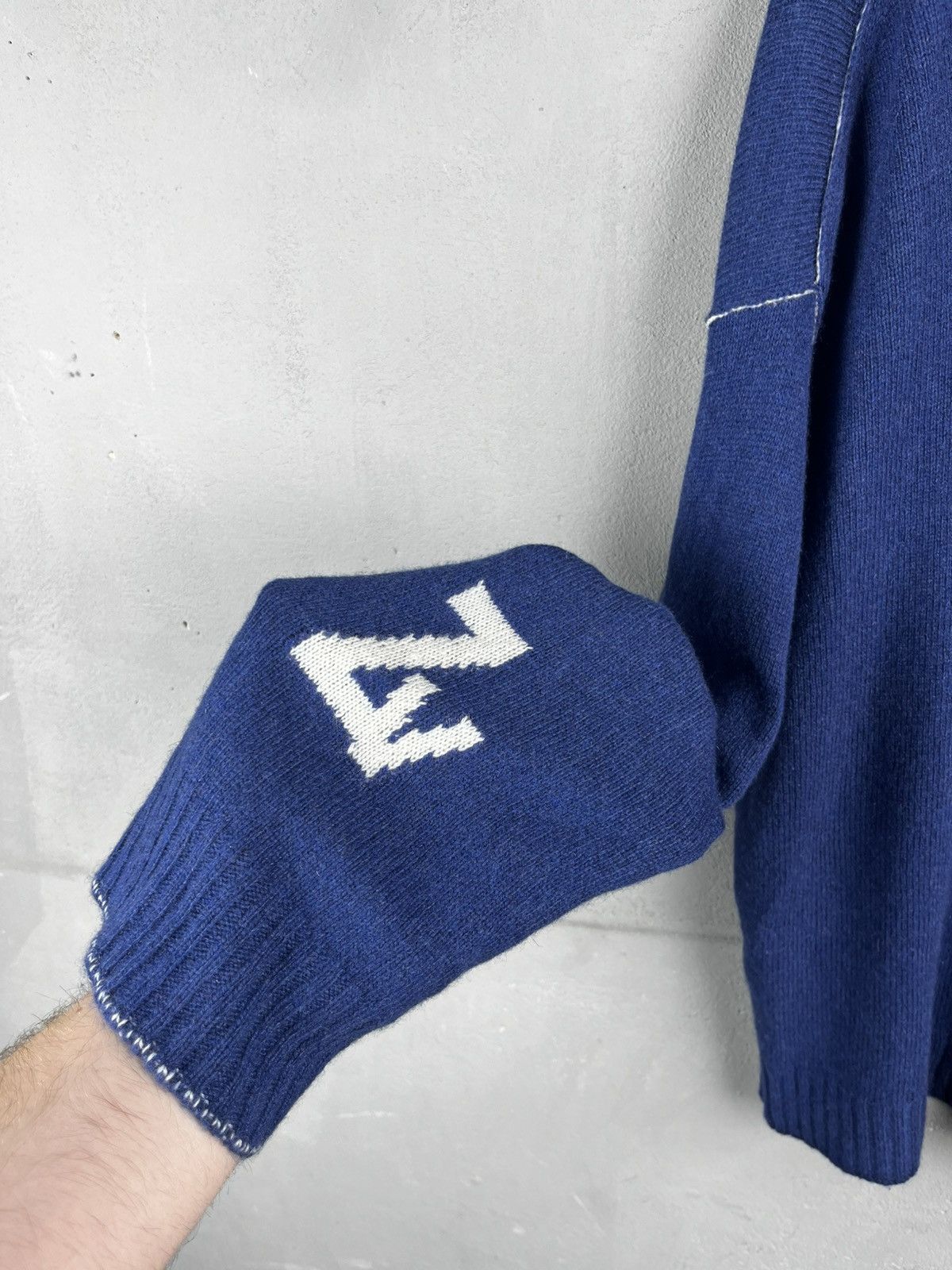 Zadig & Voltaire ZADIG&VOLTAIRE Markus Drop Shoulder Cashmere Sweater - Flag Size L / US 10 / IT 46 - 7 Thumbnail