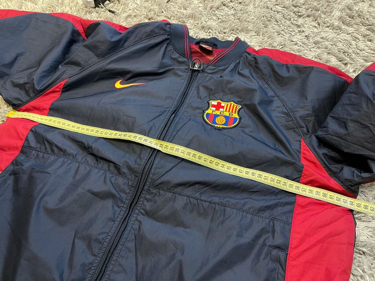 Vintage Barcelona 1998 2000 Track Top Jacket Football Full Zip Nike Size US M / EU 48-50 / 2 - 15 Thumbnail