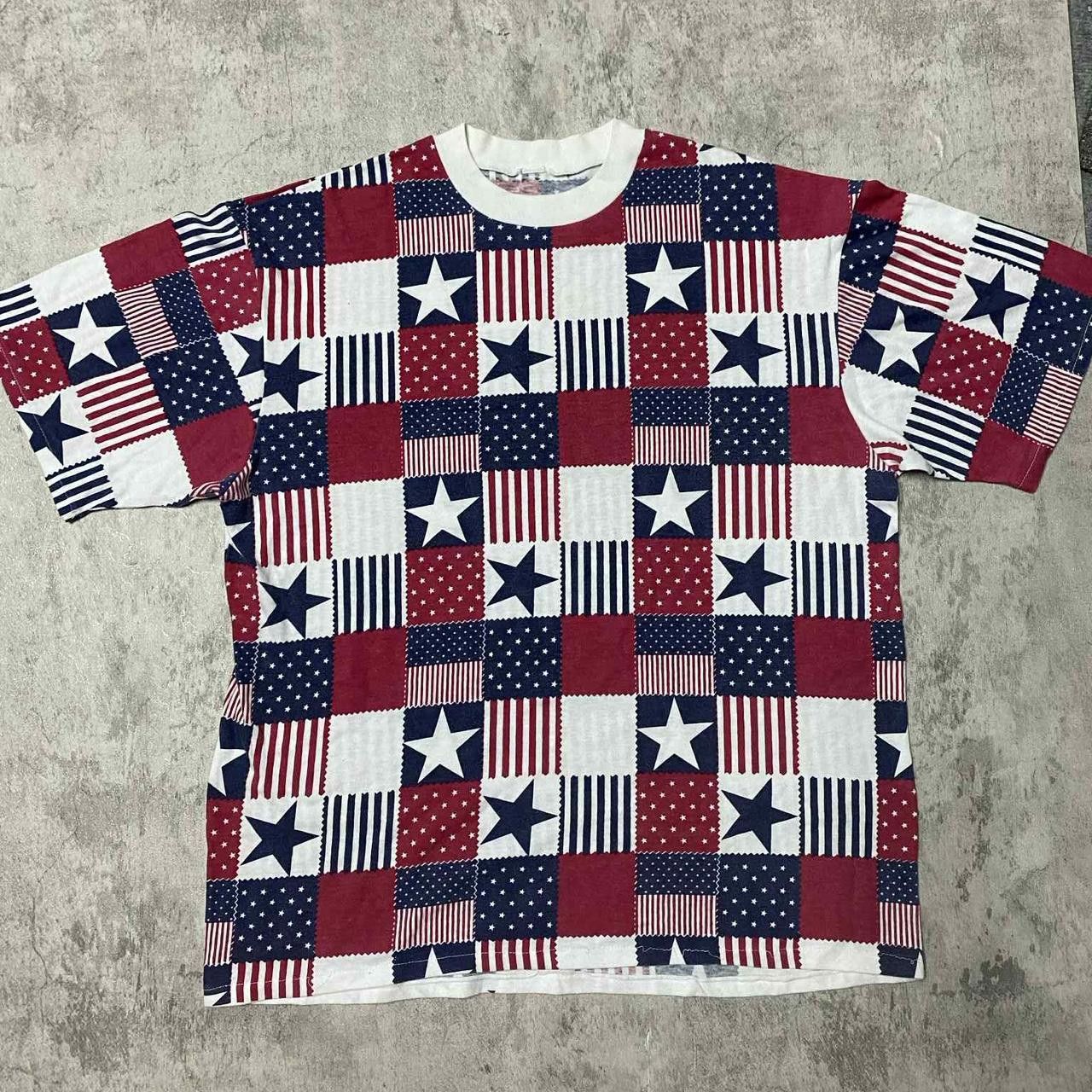 Other 90s red, white and blue flag pattern short sleeve shirt Size US L / EU 52-54 / 3 - 1 Thumbnail