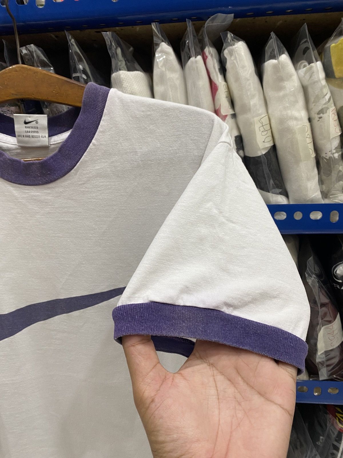 Vintage VINTAGE NIKE TSHIRT Size US S / EU 44-46 / 1 - 5 Thumbnail