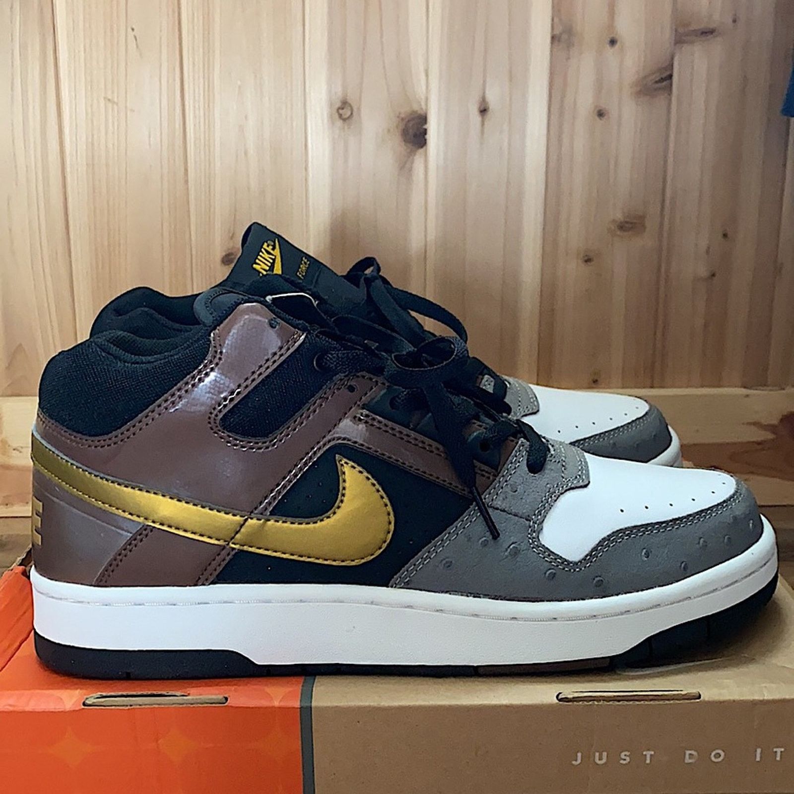 Nike 2005 Nike Delta Force 3/4 deluxe Mitas Size US 10.5 / EU 43-44 - 1 Thumbnail
