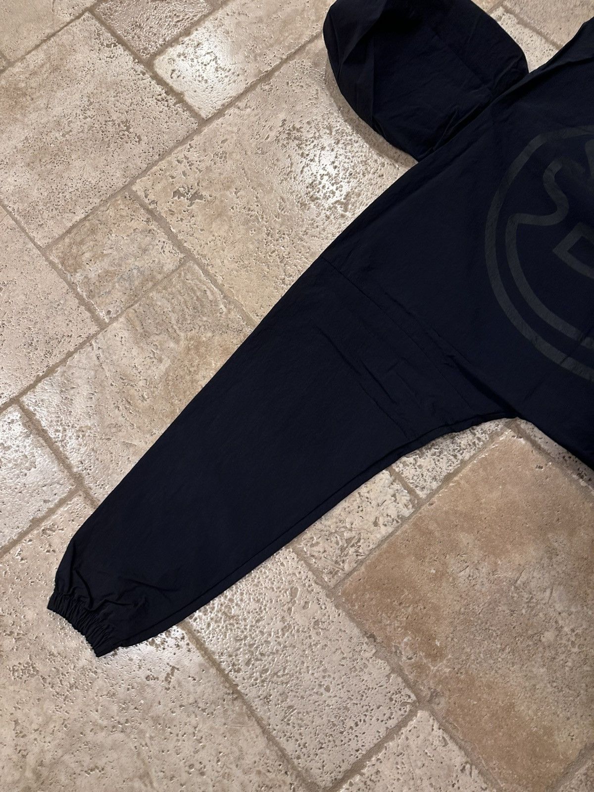 Yeezy Yeezy WB-01 04 Logo Black Windbreaker Nylon Zip Jacket Size US S / EU 44-46 / 1 - 11 Thumbnail
