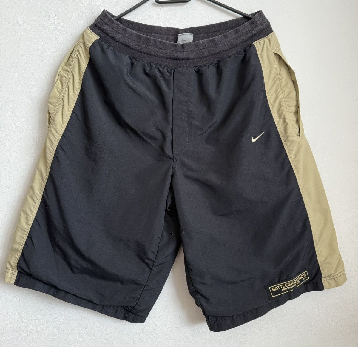 Nike Vintage Nike Battlegrounds athletic shorts Size US 36 / EU 52 - 1 Thumbnail