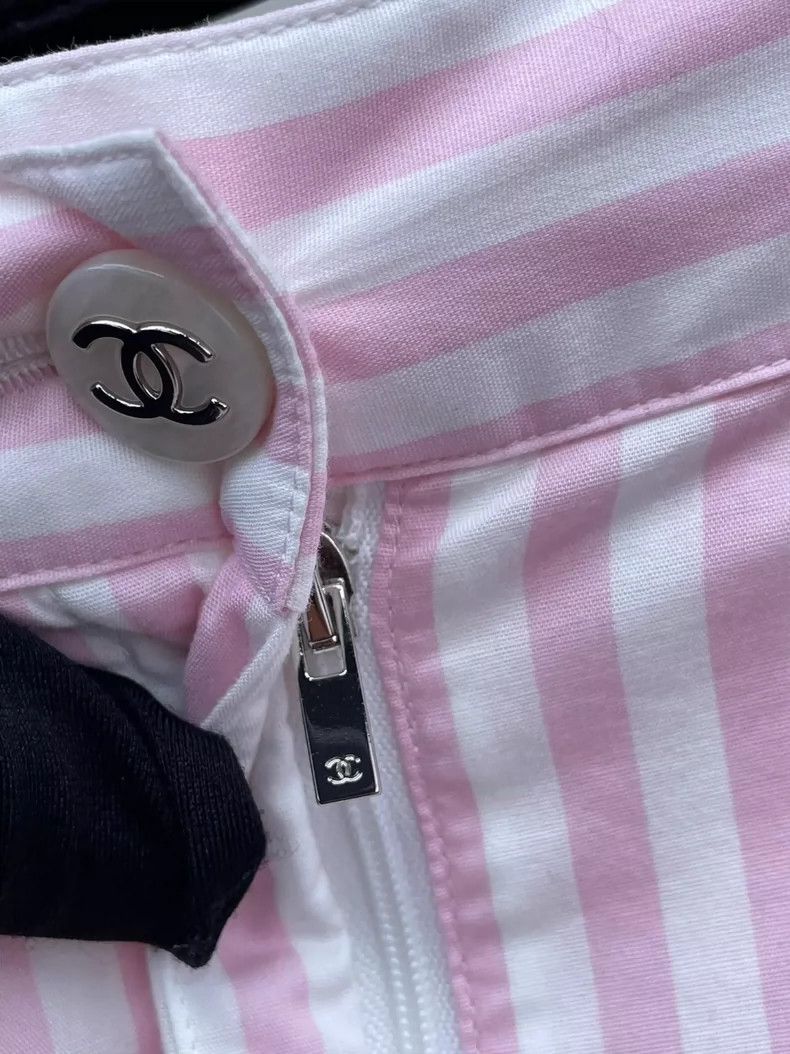 Chanel Chanel 24 pink and white striped hot diamond logo trousers Size 24" / US 00 / IT 34 - 4 Thumbnail