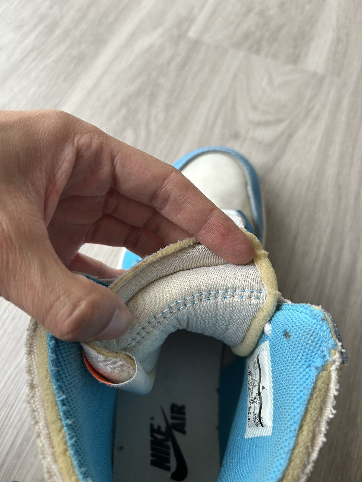 Jordan Brand × Off-White Off-White X Air Jordan 1 High OG UNC Size 8.5 Size US 8.5 / EU 41-42 - 19 Thumbnail