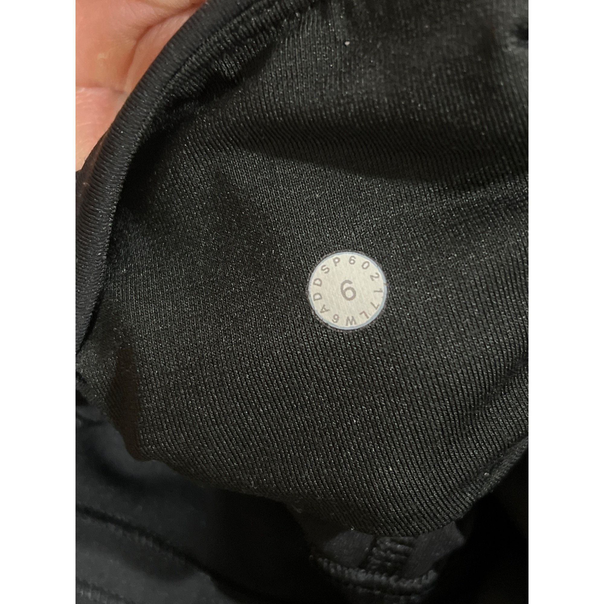 Lululemon 𝓛𝓾𝓵𝓾𝓵𝓮𝓶𝓸𝓷 Train Times Crop (17")Black Size 28" / US 6 / IT 42 - 2 Thumbnail