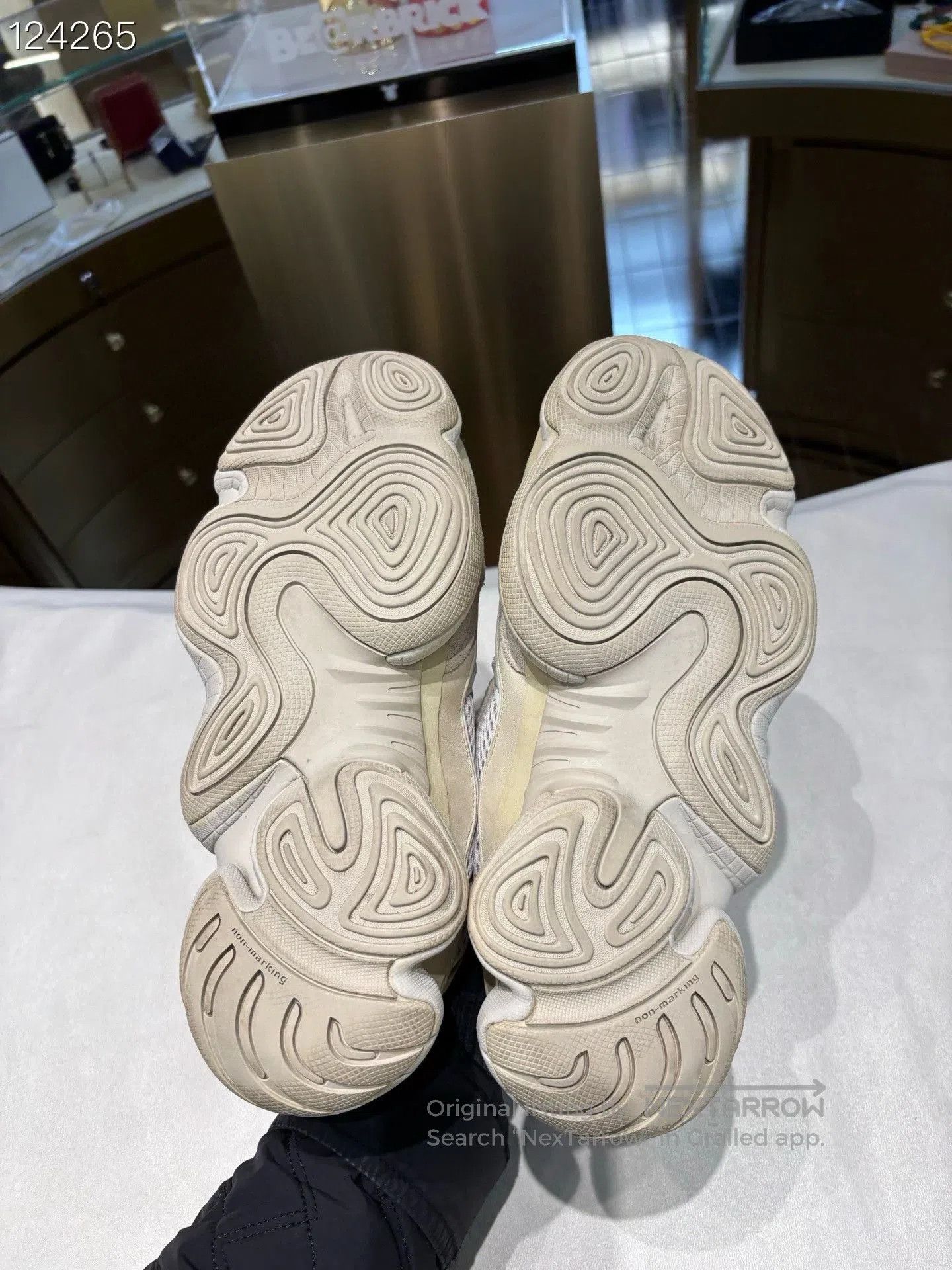 Yeezy adidas Yeezy 500 Salt. Size US 10 / EU 43 - 5 Thumbnail
