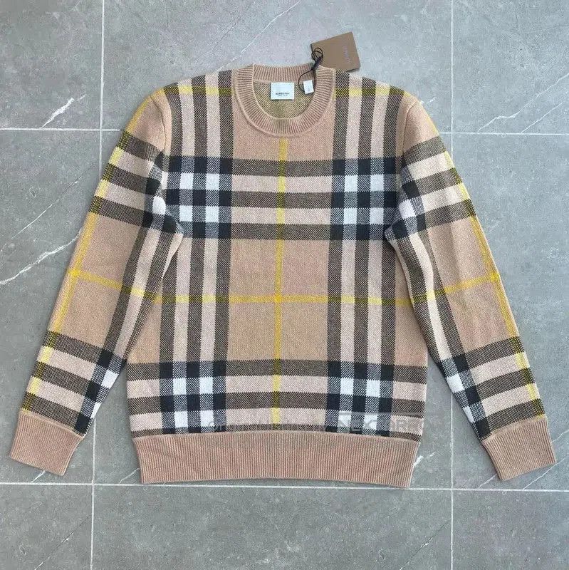Burberry Winter Khaki Cashmere Sweater.