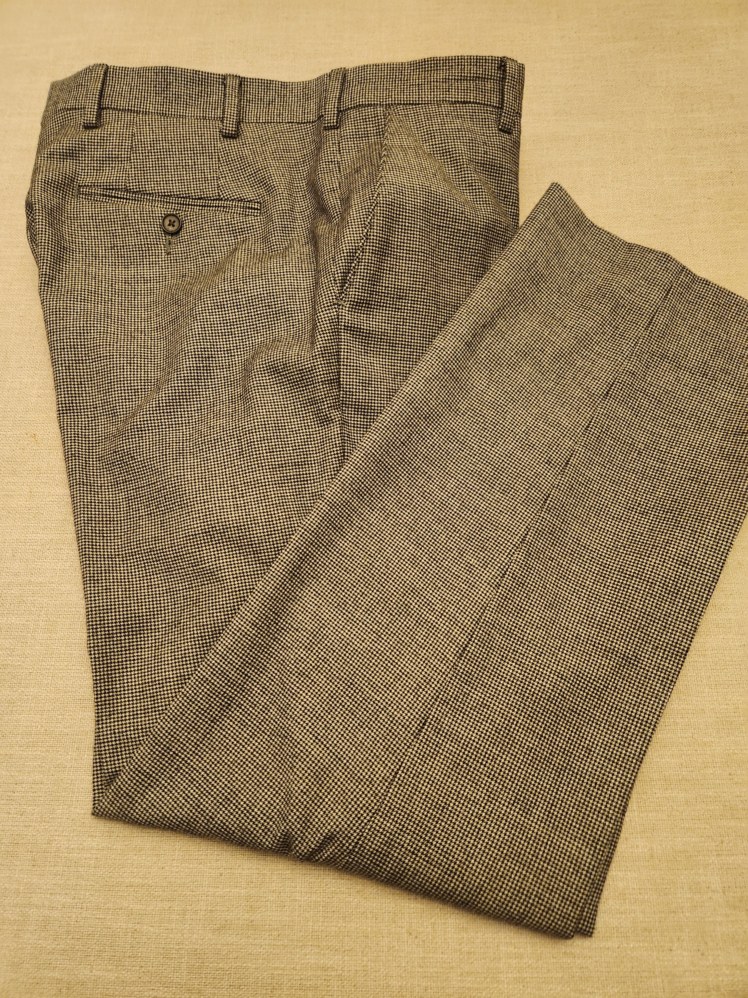 Berle 100% Wool Black and Gray Houndstooth Flat Front Pants Size US 36 / EU 52 - 1 Thumbnail