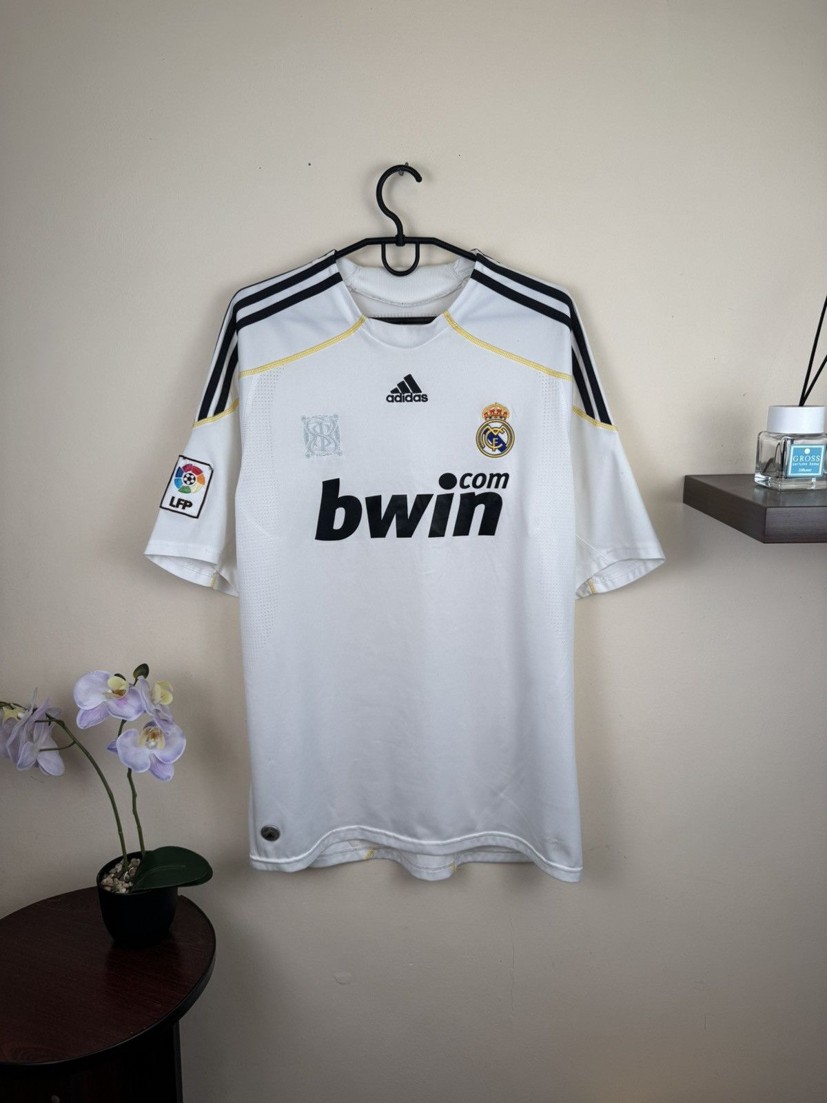 Adidas Adidas Real Madrid 2009-10 Home Jersey SHIRT Adidas L Size US L / EU 52-54 / 3 - 1 Thumbnail