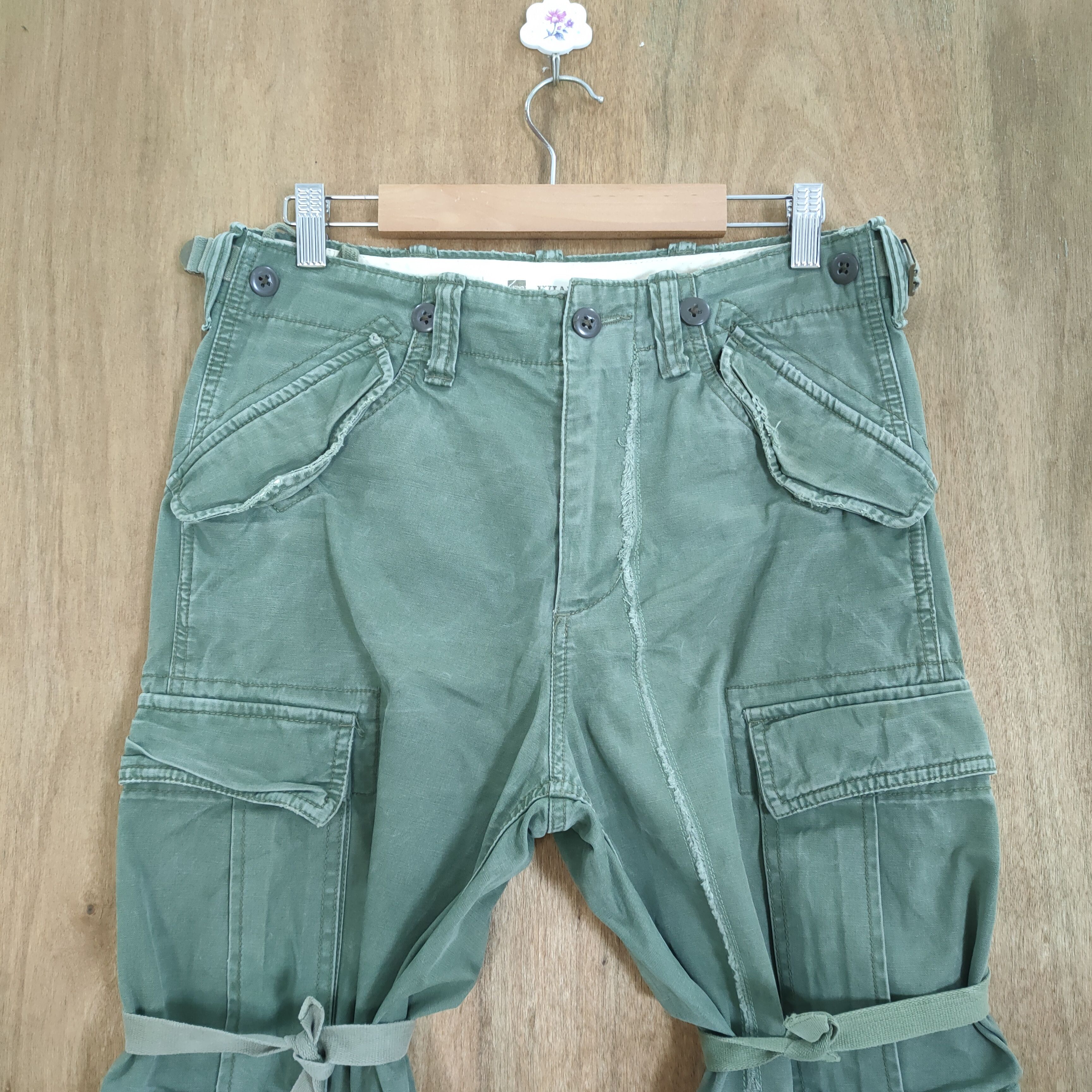 Japanese Brand VINTAGE JAPANESE BRAND GP FADED BONDAGE CARGO PANTS Size US 29 - 5 Thumbnail