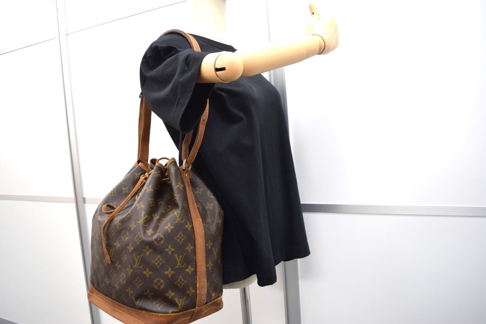 Louis Vuitton Louis Vuitton Noe Shoulder Bag Monogram M42224 Size ONE SIZE - 12 Thumbnail