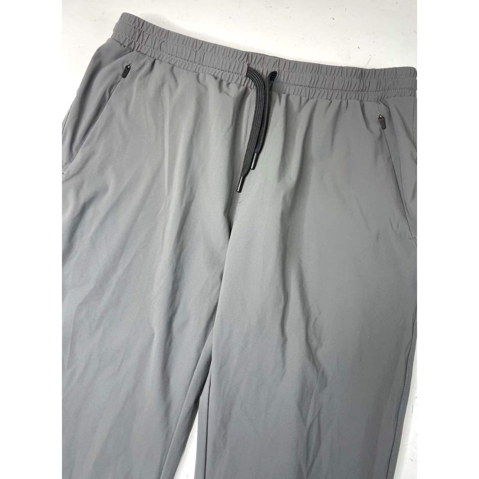 Vintage UNRL Jogger Pants Mens M Gray Nylon Spandex Athletic Tapered 90s Style Breathable Regular Fit Pants Size US 31 - 3 Thumbnail