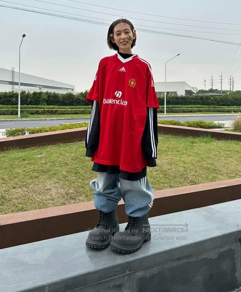 Balenciaga Balenciaga Manchester United Jersey Size US S / EU 44-46 / 1 - 4 Thumbnail