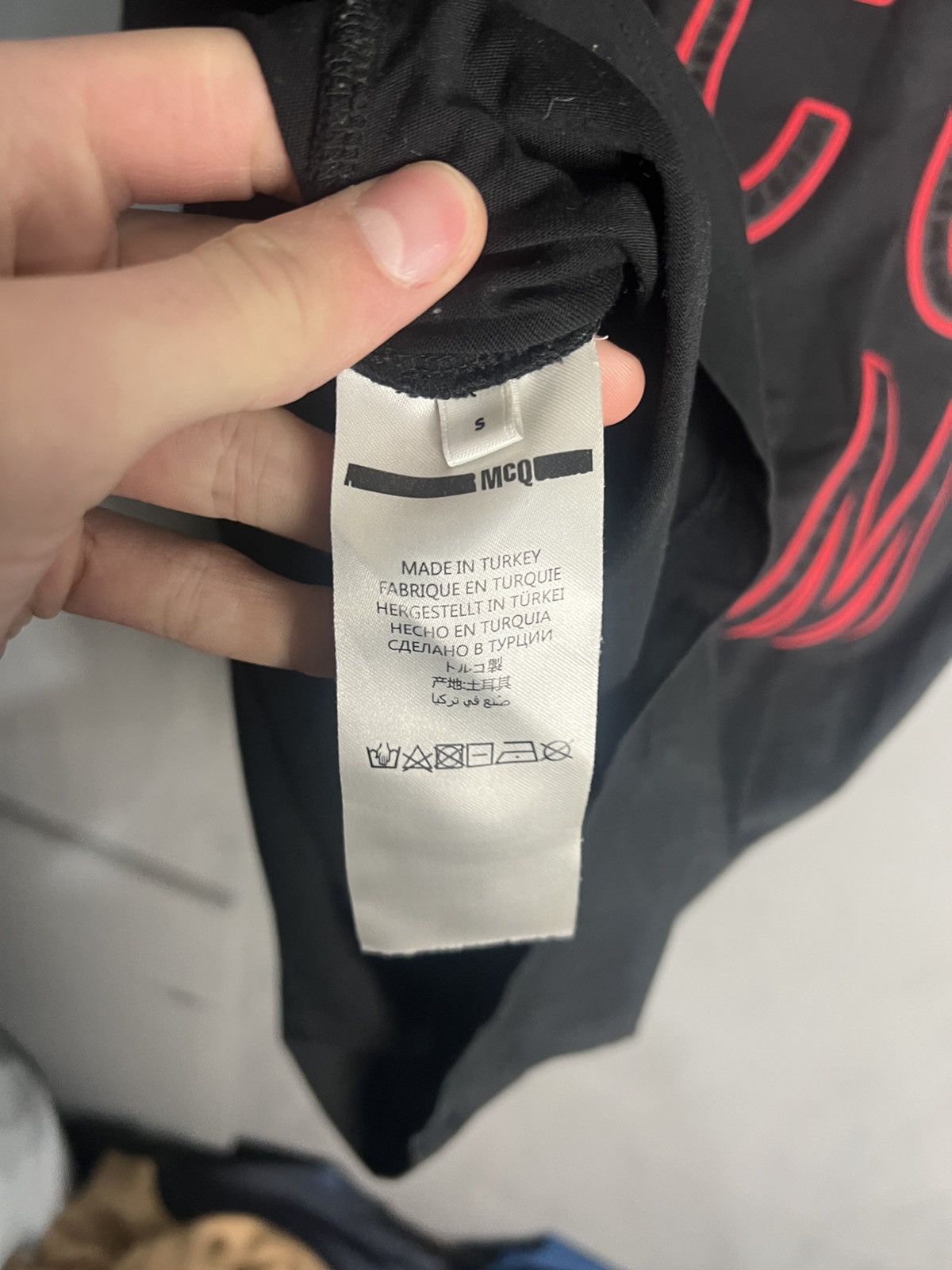 Alexander McQueen 🔥 MCQ ALEXANDER MCQUEEN TEE BIG LOGO GOTHIC VIBES Y2K Size US S / EU 44-46 / 1 - 4 Thumbnail
