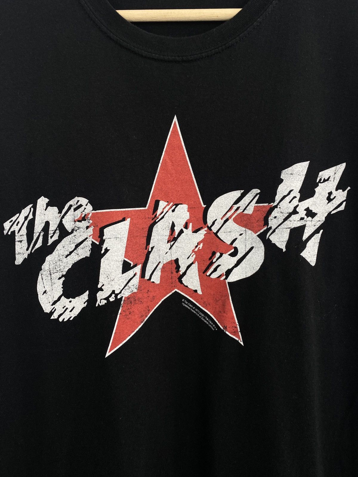Band Tees Vintage The Clash 1977/2020 T-Shirt Rare Retro Hype Y2K Size US XL / EU 56 / 4 - 4 Thumbnail