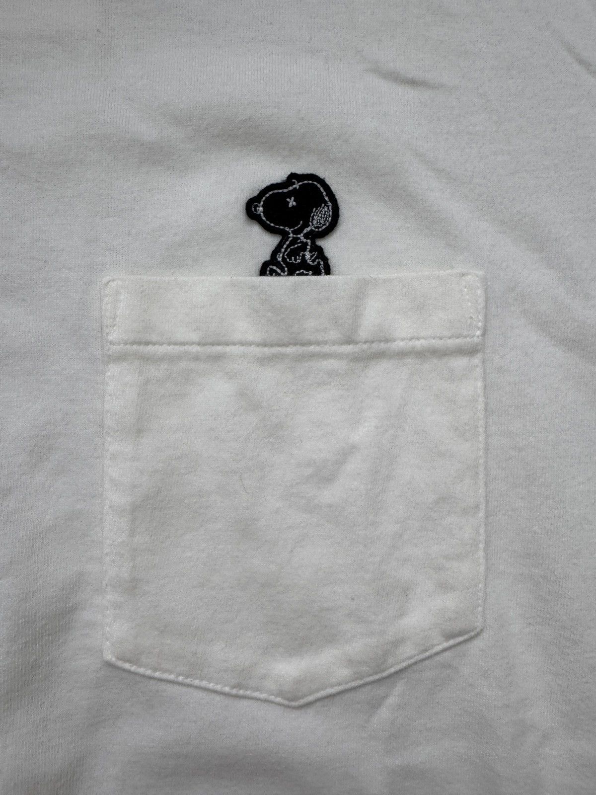 Kaws × Peanuts × Uniqlo Uniqlo x Kaws x Peanuts Snoopy Pocket Tee Size L new Size US L / EU 52-54 / 3 - 2 Thumbnail
