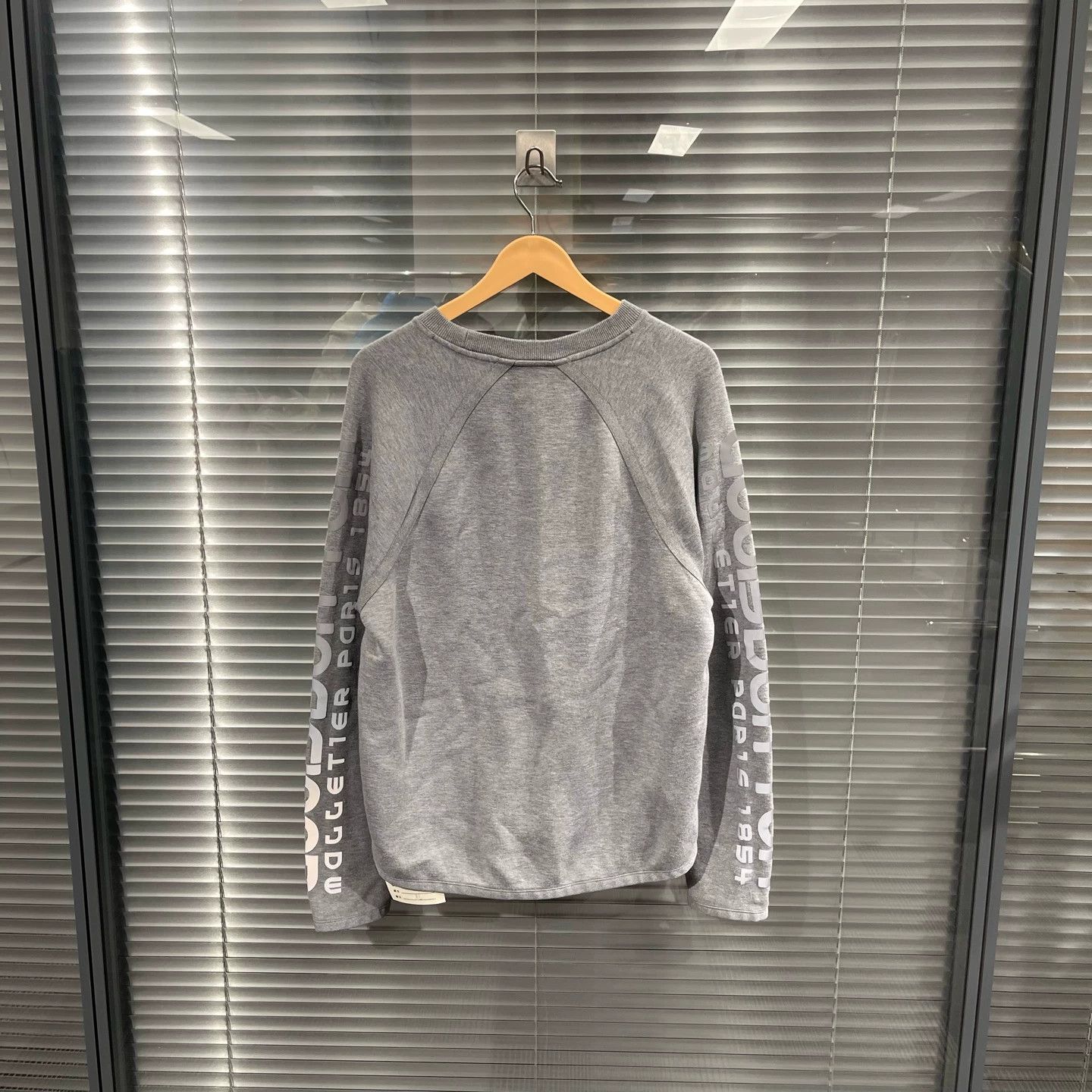Louis Vuitton LV Gray Side Reflective Stripes Lettering Sweatshirt XL 99N Size US XL / EU 56 / 4 - 2 Thumbnail