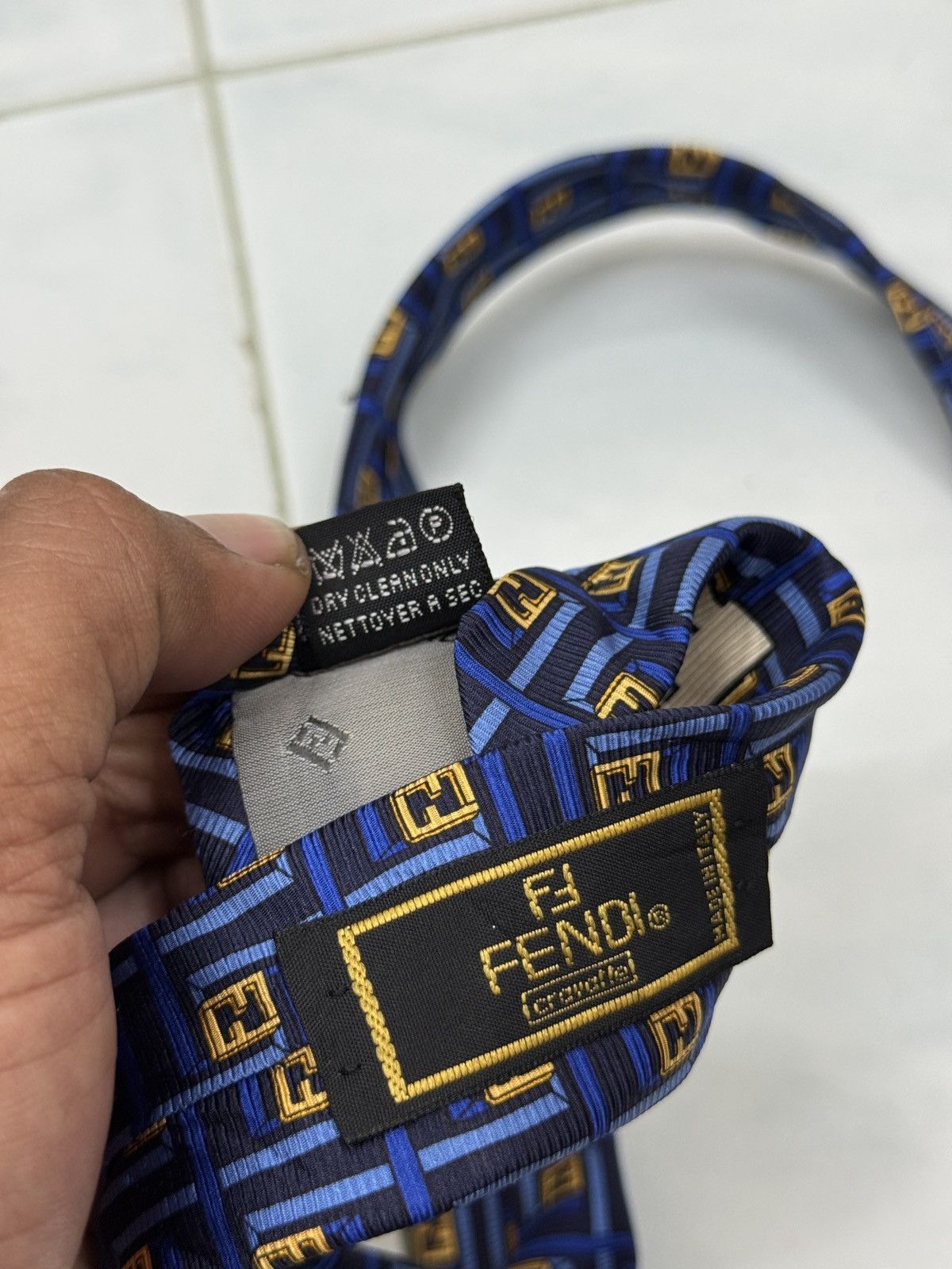 Balenciaga 🔥🔥🔥4 PCS NECKTIES CHANEL BALENCIAGA FENDI CHAPS RALPH LAUREN Size ONE SIZE - 10 Thumbnail