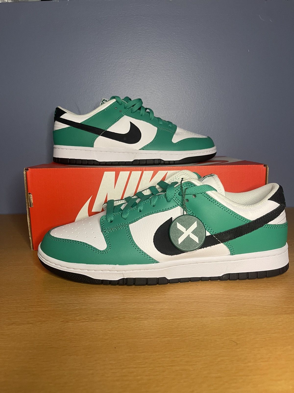 Nike Nike Dunk Low “Celtics” Size US 10.5 / EU 43-44 - 2 Thumbnail