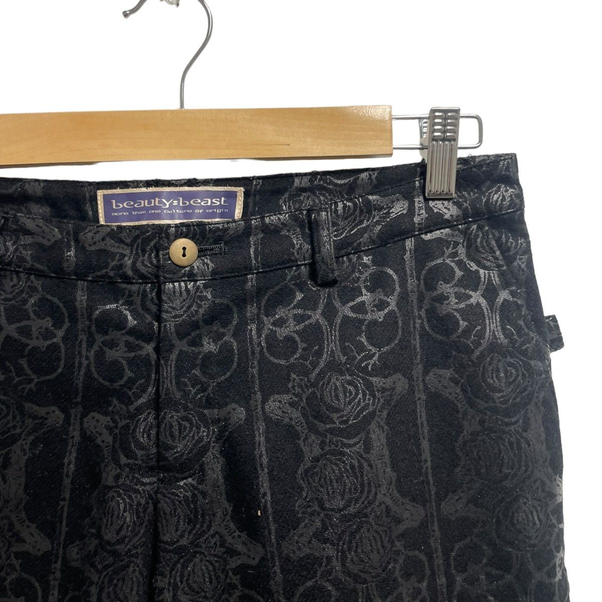 20471120 × Beauty Beast Beauty beast dark knight capris Size US 30 / EU 46 - 5 Thumbnail
