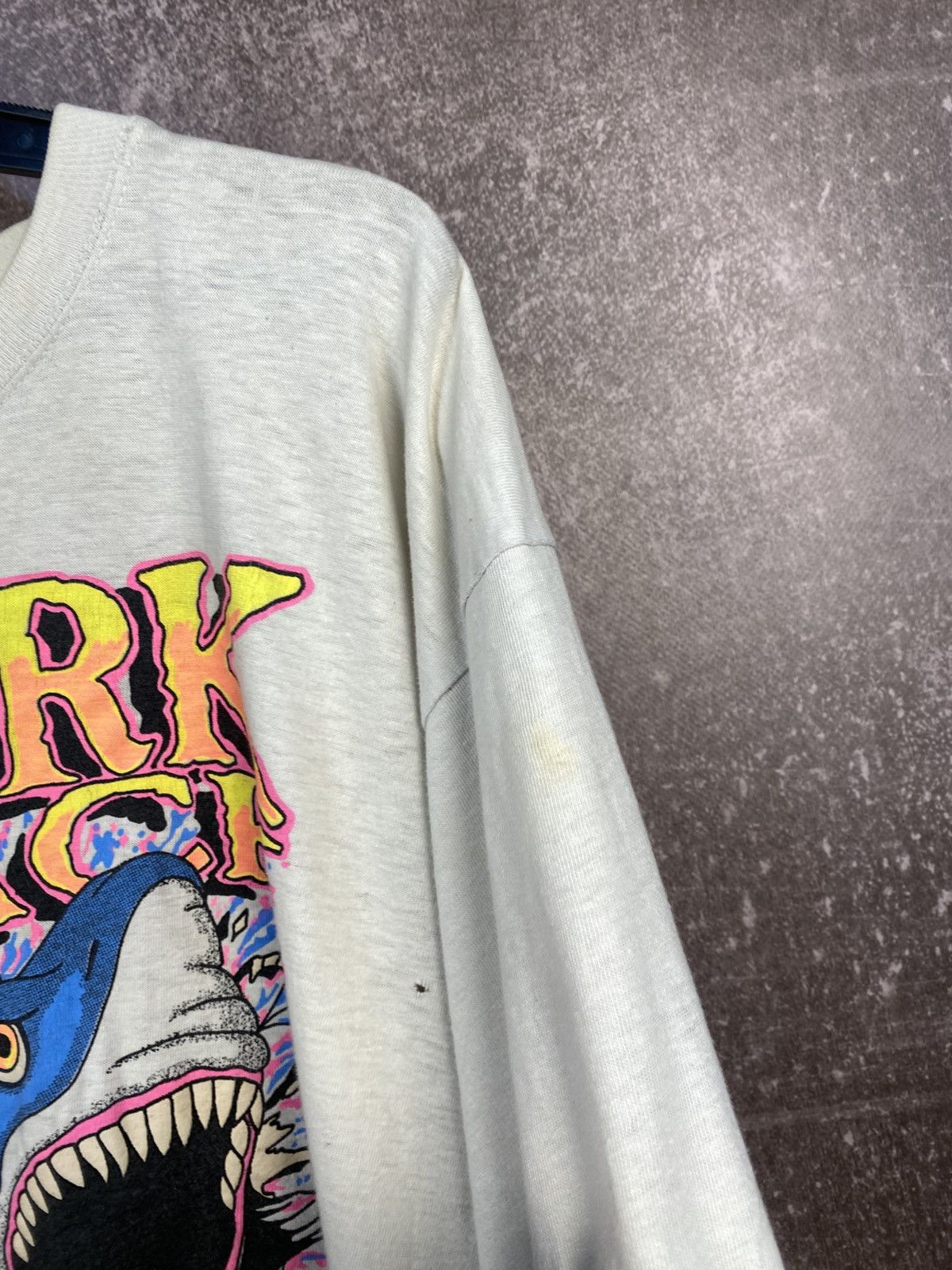 Vintage 80s Vintage Shark Attack 3D Bite Art Single Stitch Tees Size US S / EU 44-46 / 1 - 11 Thumbnail