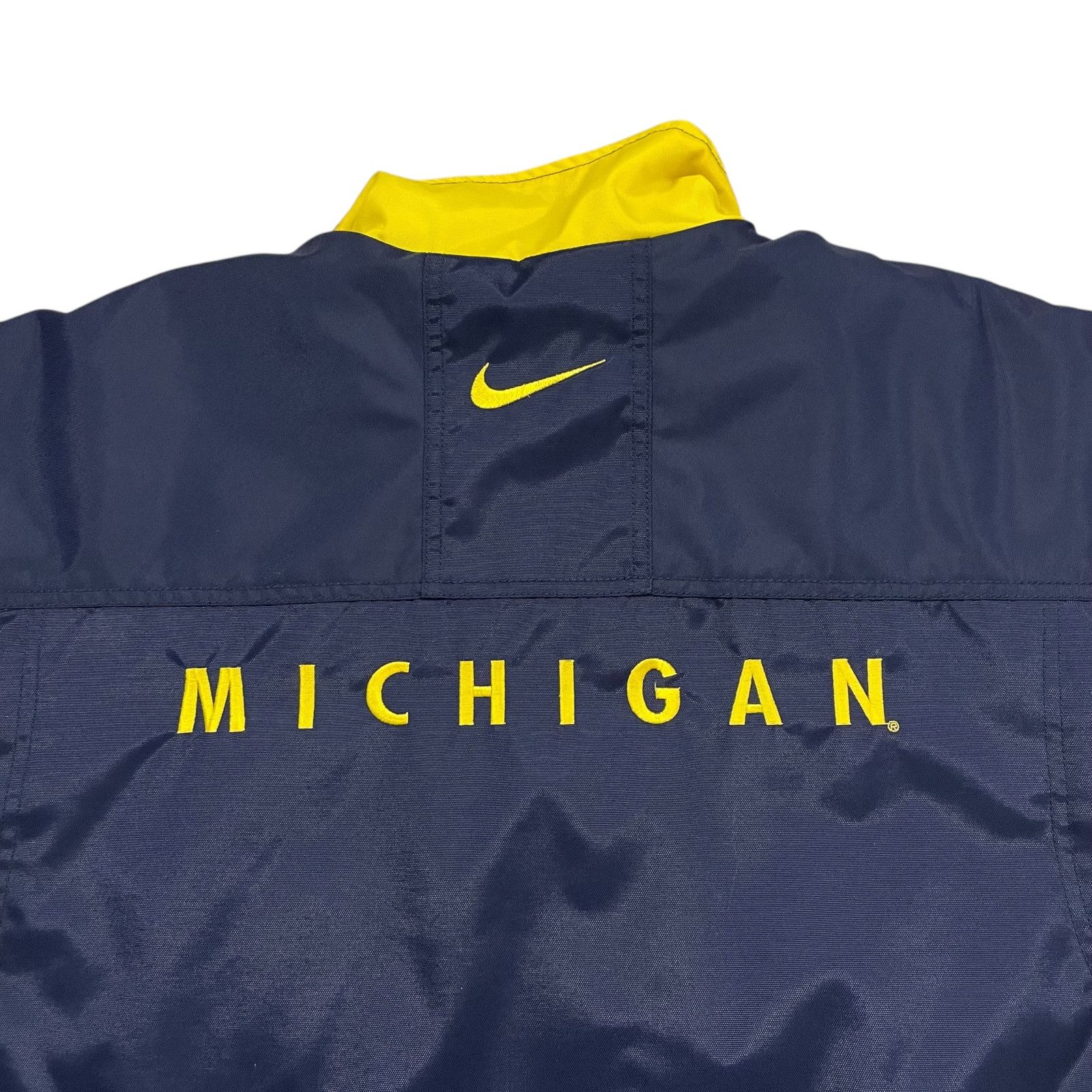 NCAA DS VTG MICHIGAN WOLVERINES NIKE SATIN BOMBER JACKET Size US XL / EU 56 / 4 - 3 Thumbnail