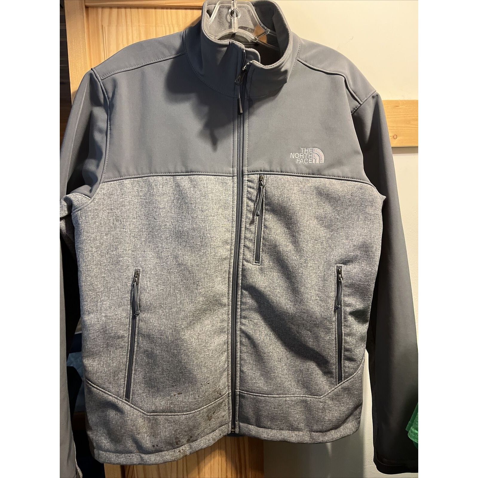 The North Face The North Face mens M Gray LS zip Soft Shell jacket *Stains* Size US M / EU 48-50 / 2 - 9 Thumbnail