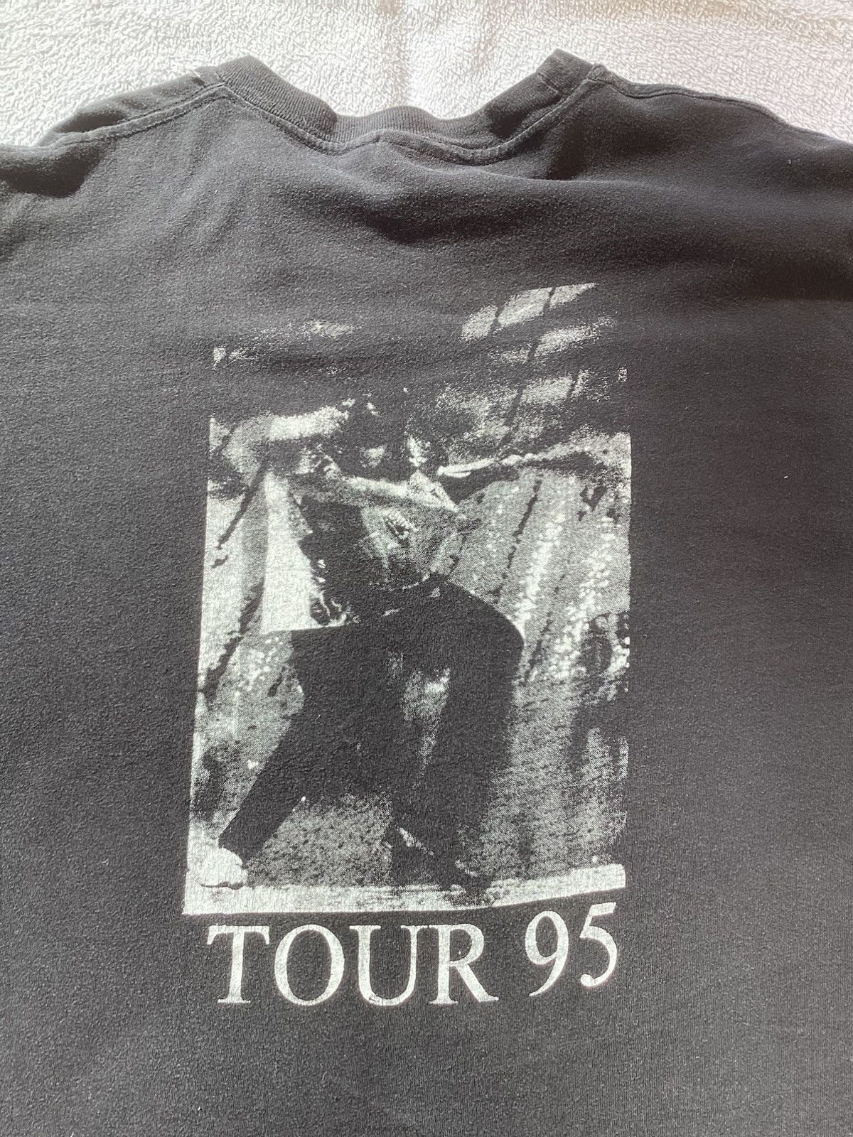 Band Tees Vtg 1995 Santana sacred fire Ve North America band Tee tour Size US XL / EU 56 / 4 - 4 Thumbnail
