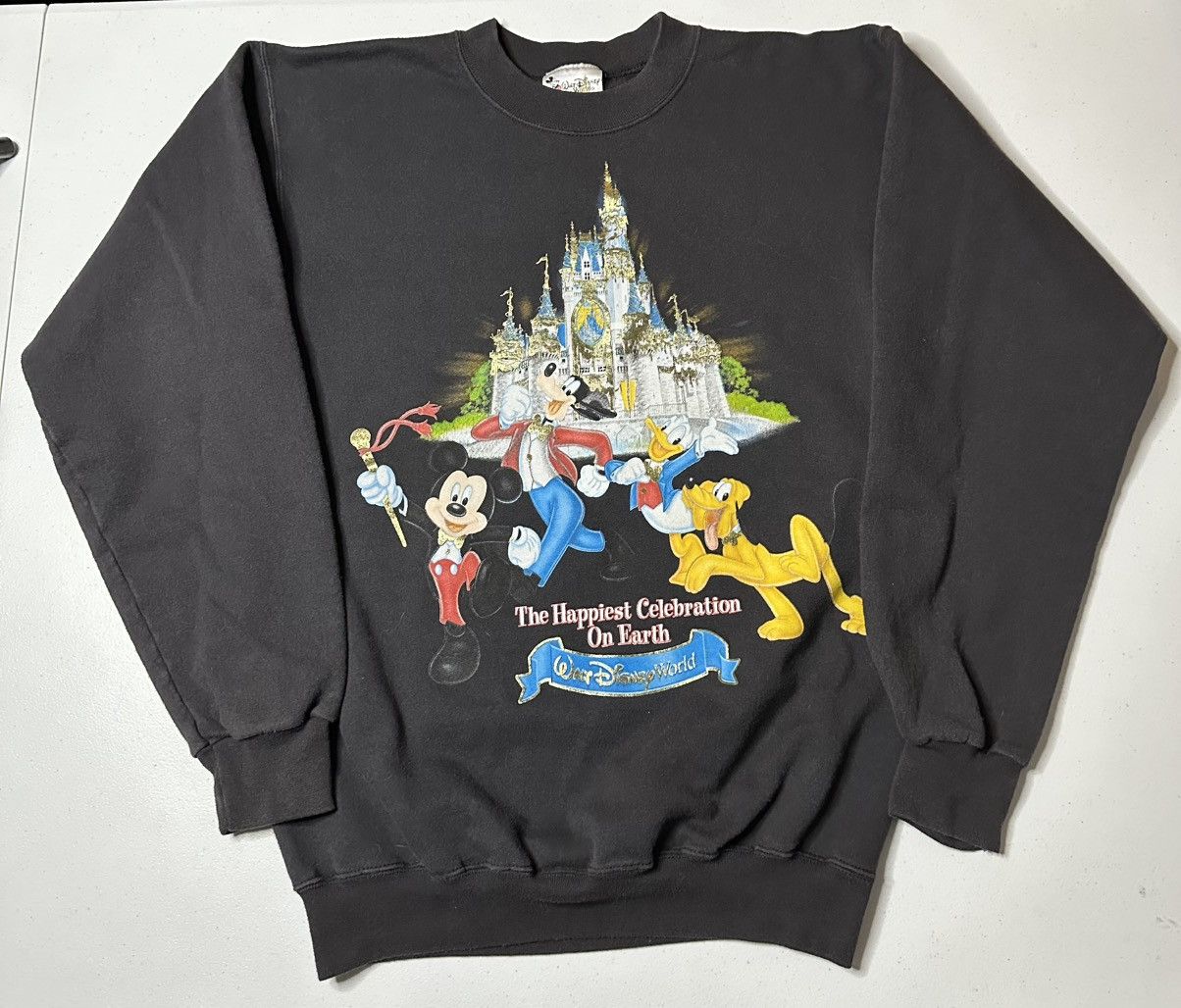 Disney Vintage walt disney castle mickey mouse crewneck Size US S / EU 44-46 / 1 - 1 Thumbnail