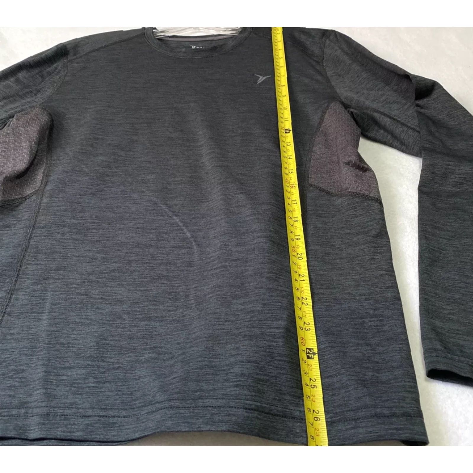 Old Navy Old Navy Active Shirt Mens Size M Go-Dry Long Sleeve Gray Two Tone / 25-21 Shirt Mens M Gray Go-Dry Two Tone Long Sleeve Active Shirt Size US M / EU 48-50 / 2 - 7 Thumbnail