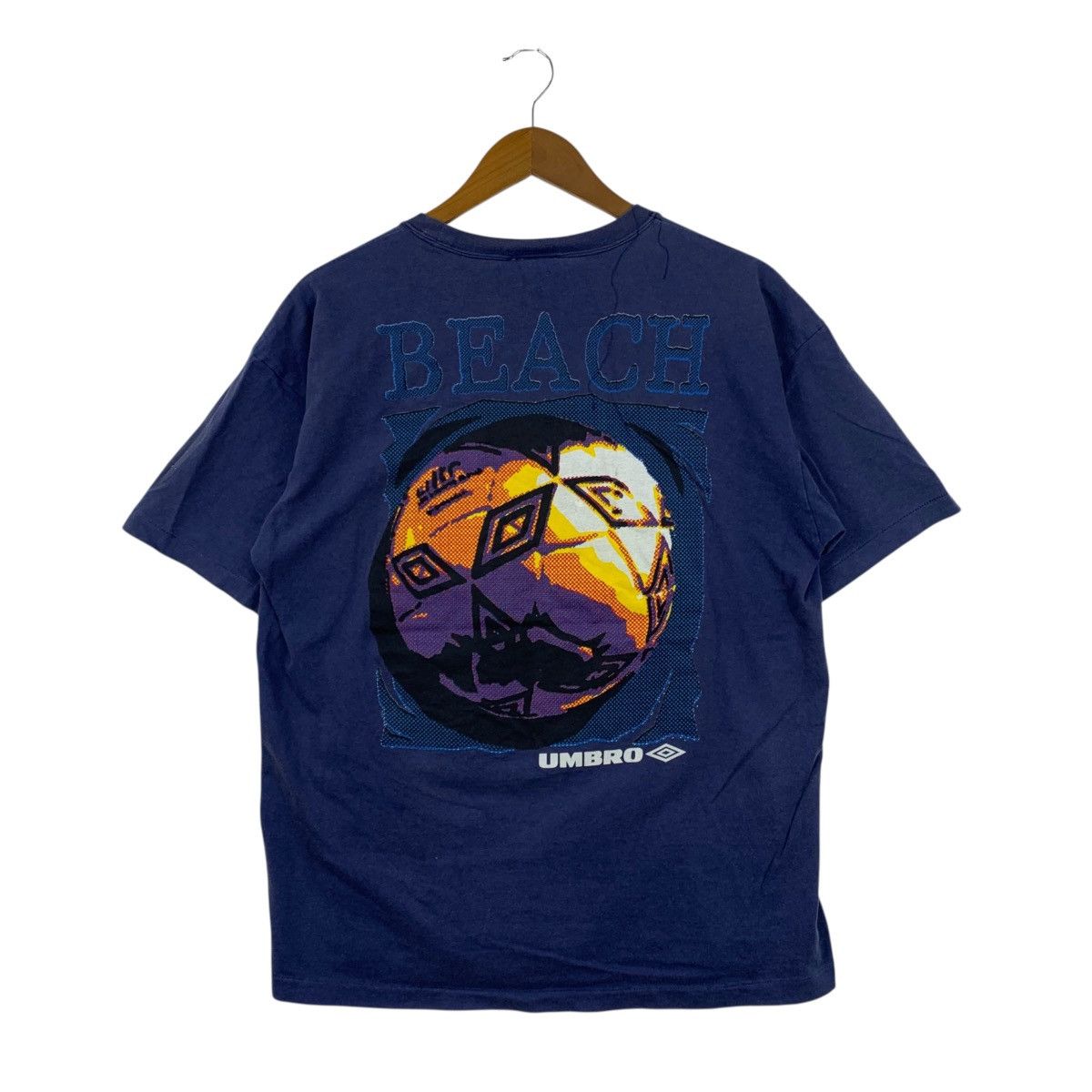 Umbro Vintage UMBRO BEACH BALL Sportswear Japan Tshirt Size US L / EU 52-54 / 3 - 1 Thumbnail