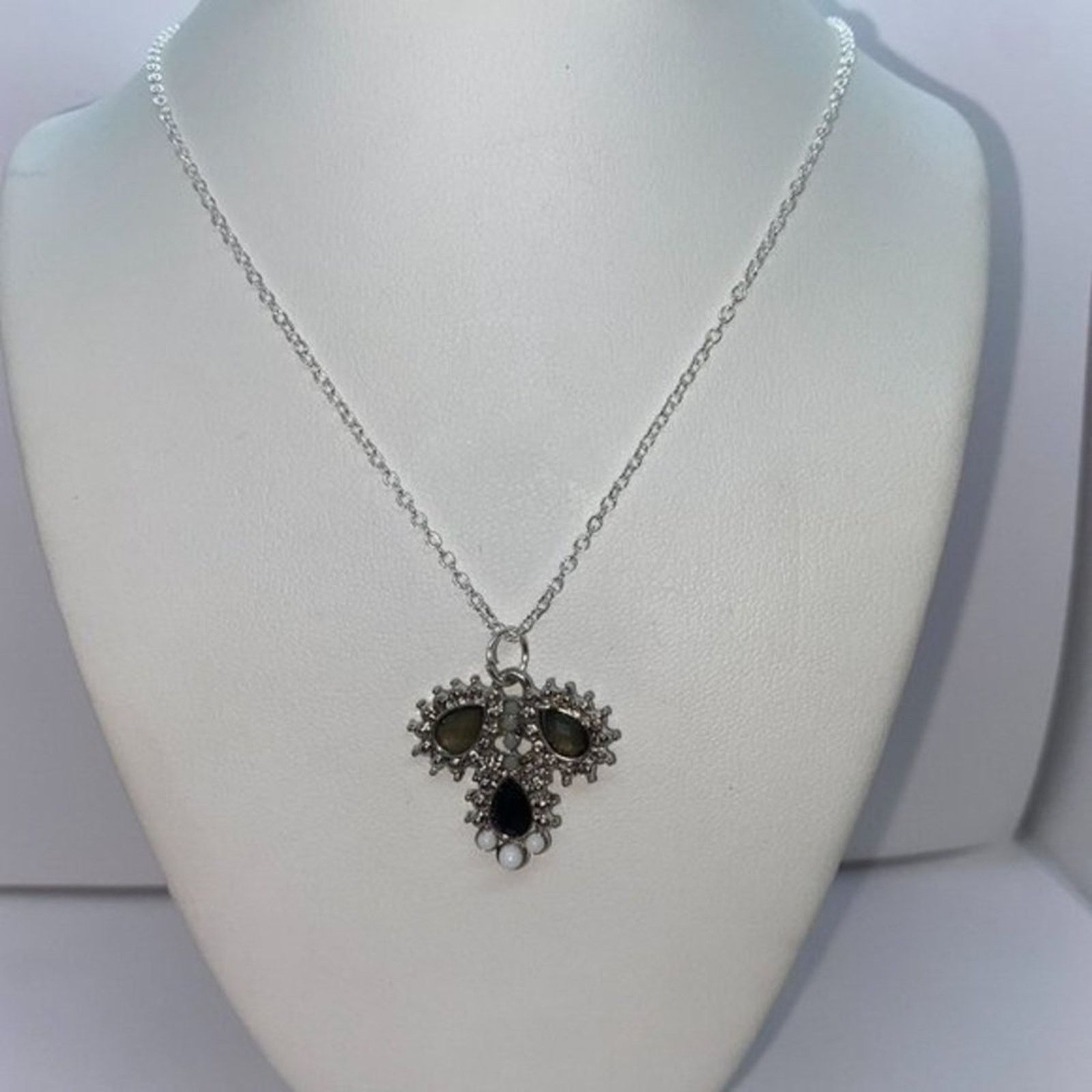 Handmade Silver-Tone Black Rhinestone Pendant Necklace Size ONE SIZE - 1 Thumbnail