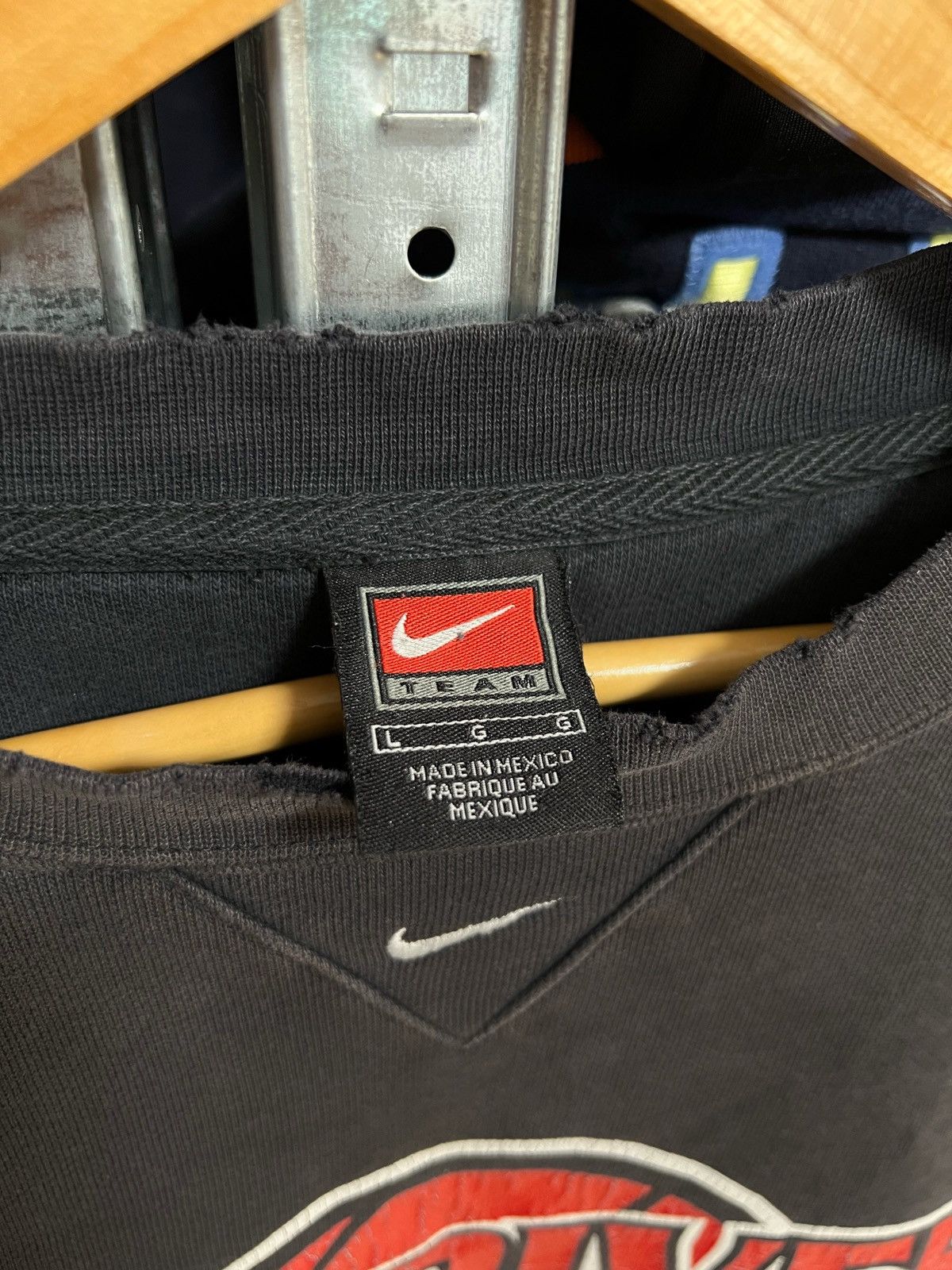 Nike × Vintage Vintage Nike Sweatshirt Elk River Basketball Crew Neck Sz L Size US L / EU 52-54 / 3 - 7 Thumbnail