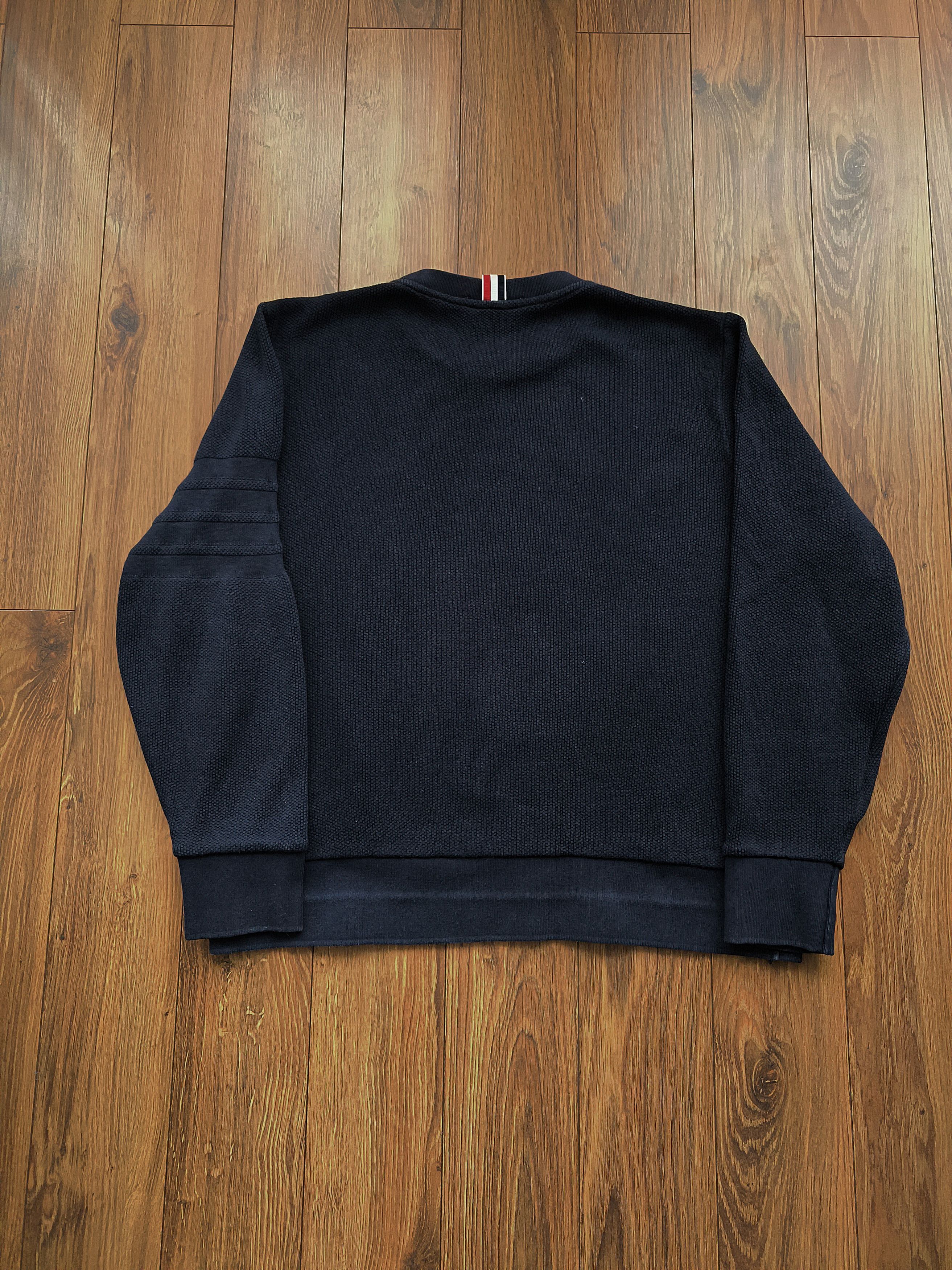 Thom Browne Thom Browne Navy Crewneck, size 4, good condition plus Size US XL / EU 56 / 4 - 2 Thumbnail