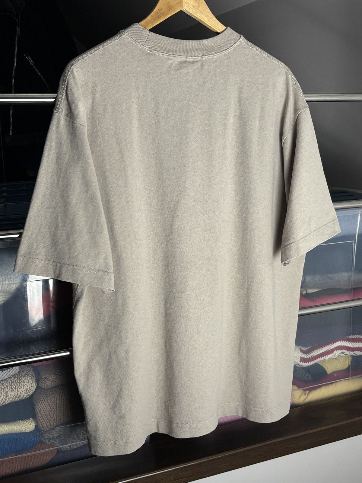 Acne Studios Acne Studios Oversized Boxy Center Logo Beige Tee Size US M / EU 48-50 / 2 - 5 Thumbnail