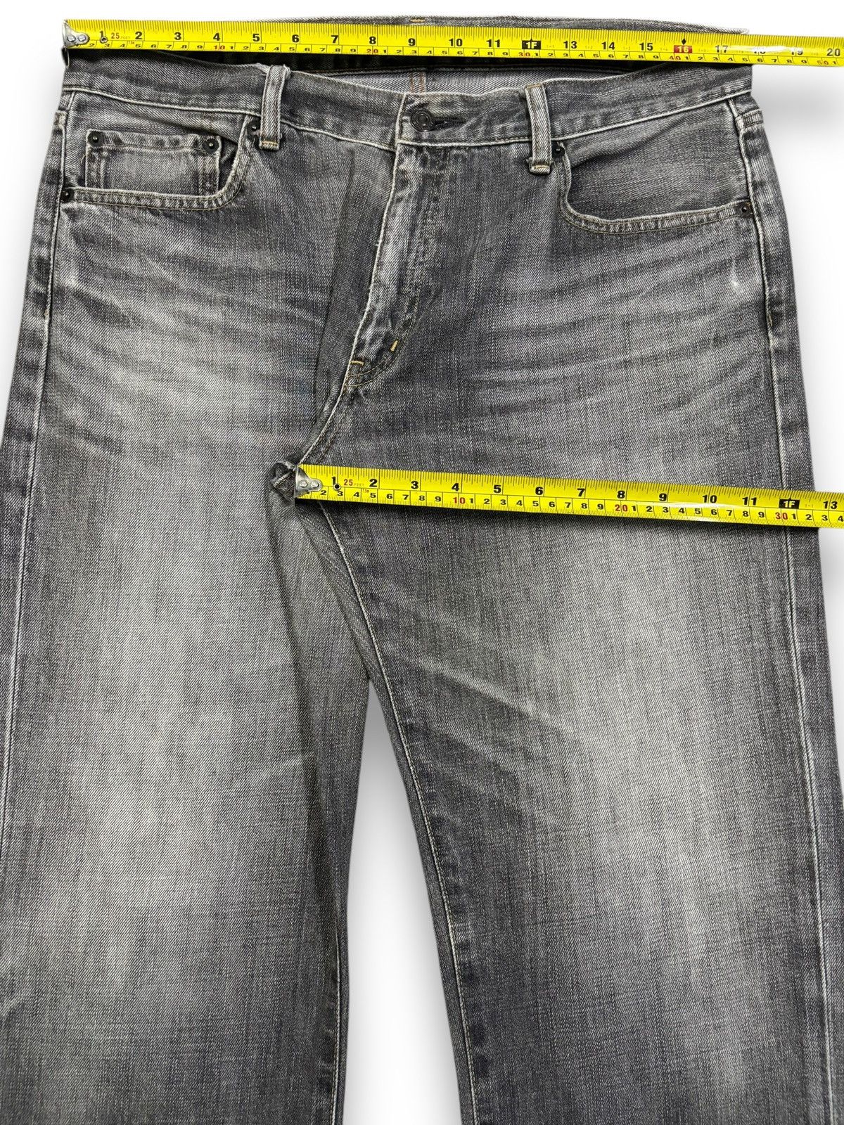 Undercover × Uniqlo Vintage Uniqlo S002 Faded Washed Whiskers Loose Fit Jeans Size US 35 - 15 Thumbnail