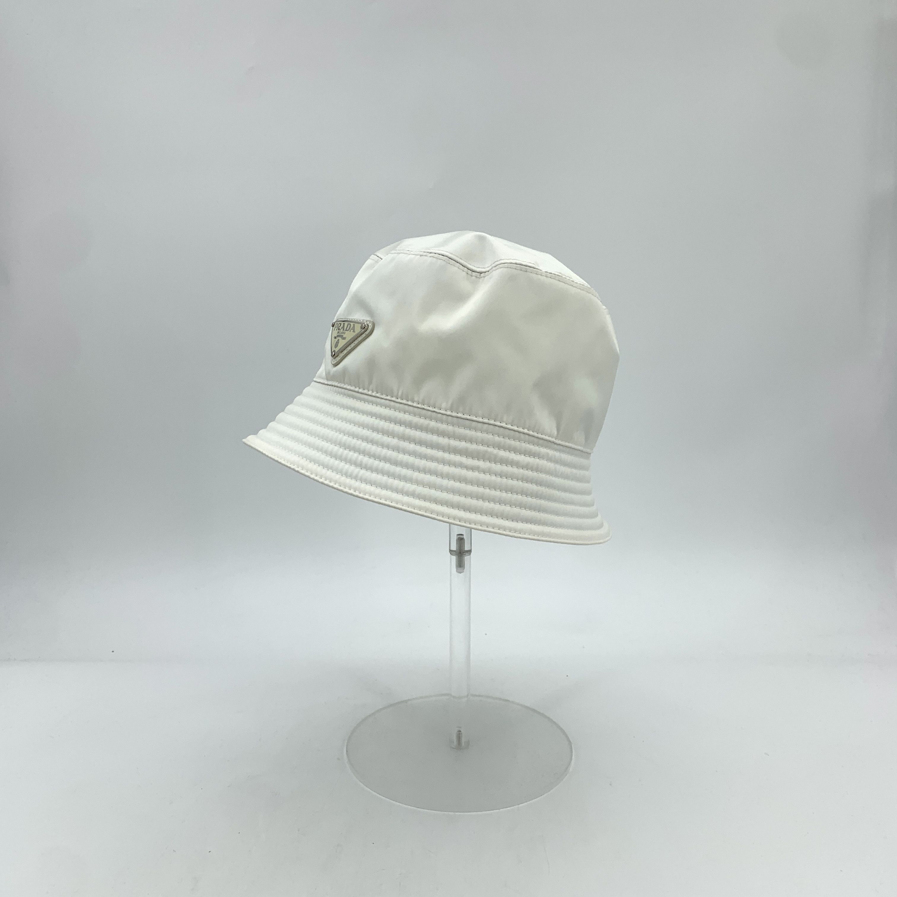 Prada Prada White Cotton Triangle Logo Bucket Hat Size ONE SIZE - 1 Thumbnail