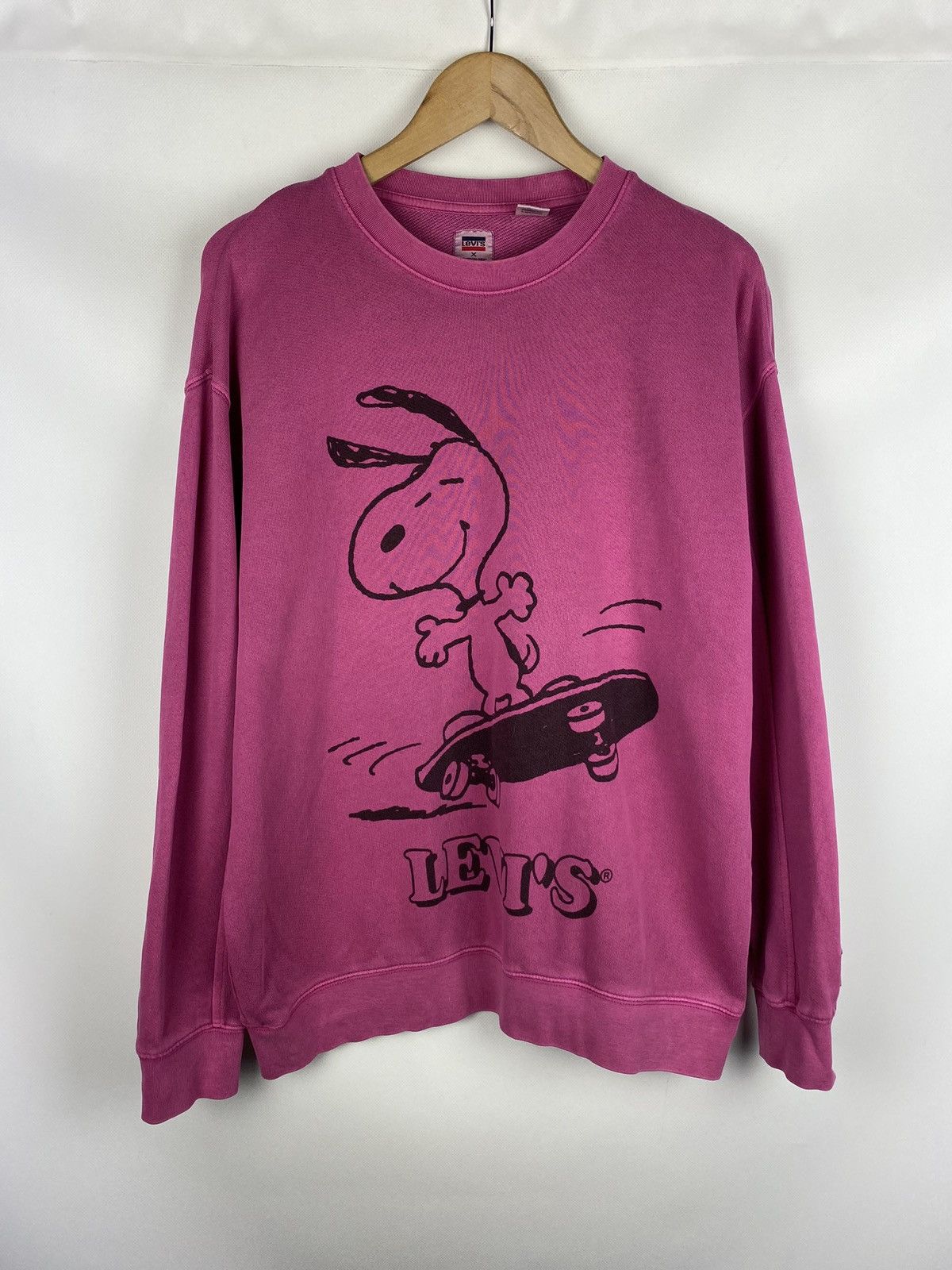 Levi snoopy sweatshirt best sale